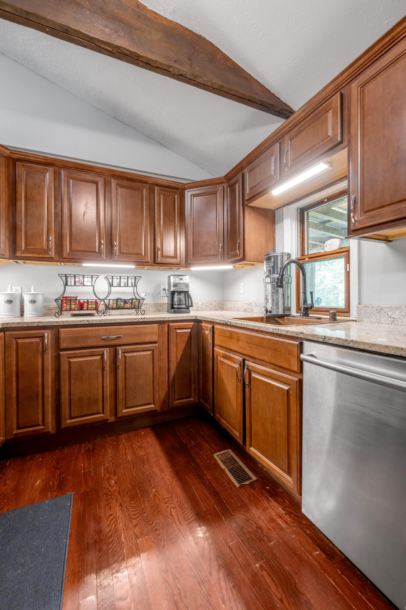 1395 Dix Drive Property Photo 19