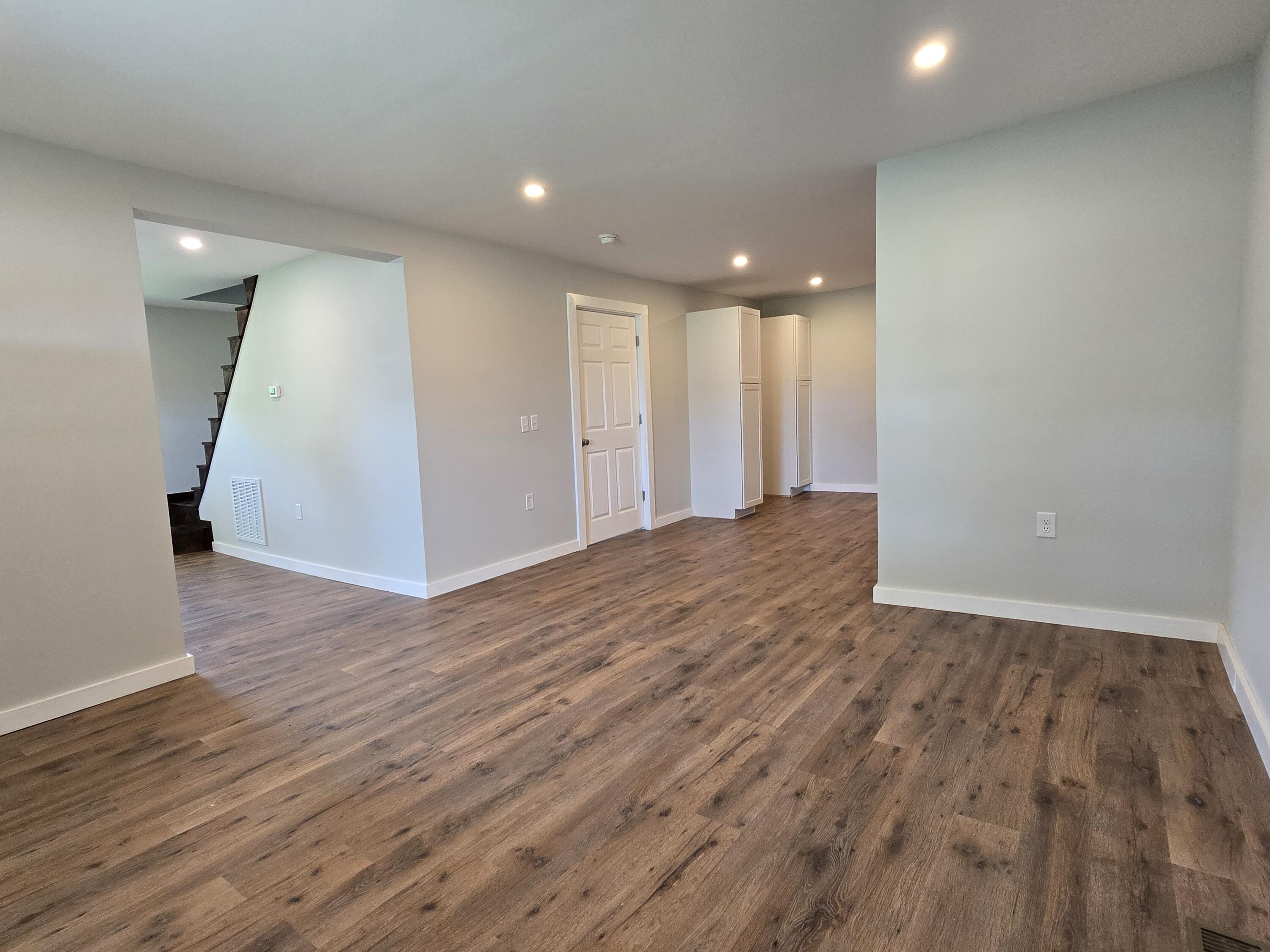 326 Murphy Avenue Property Photo 7