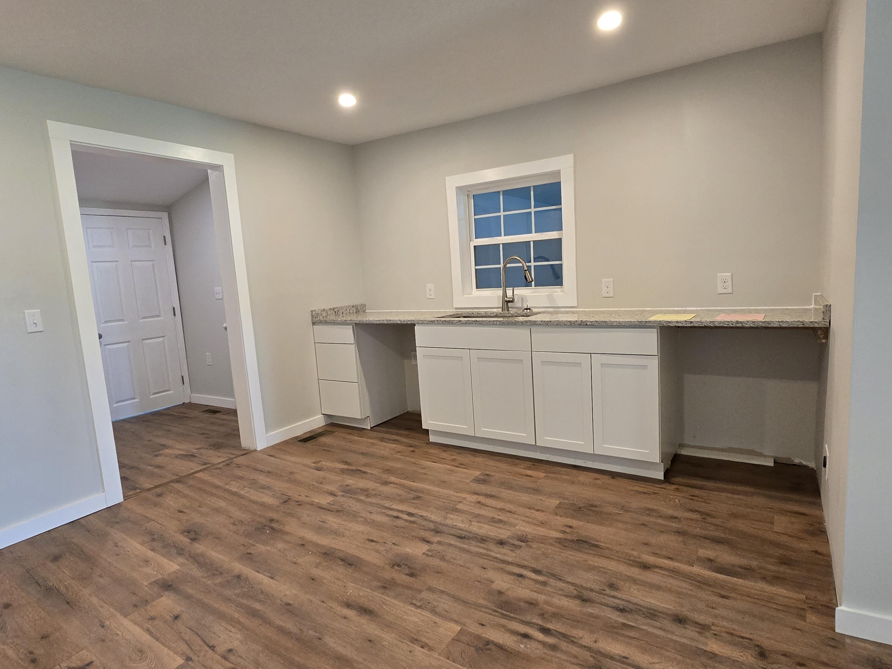 326 Murphy Avenue Property Photo 10