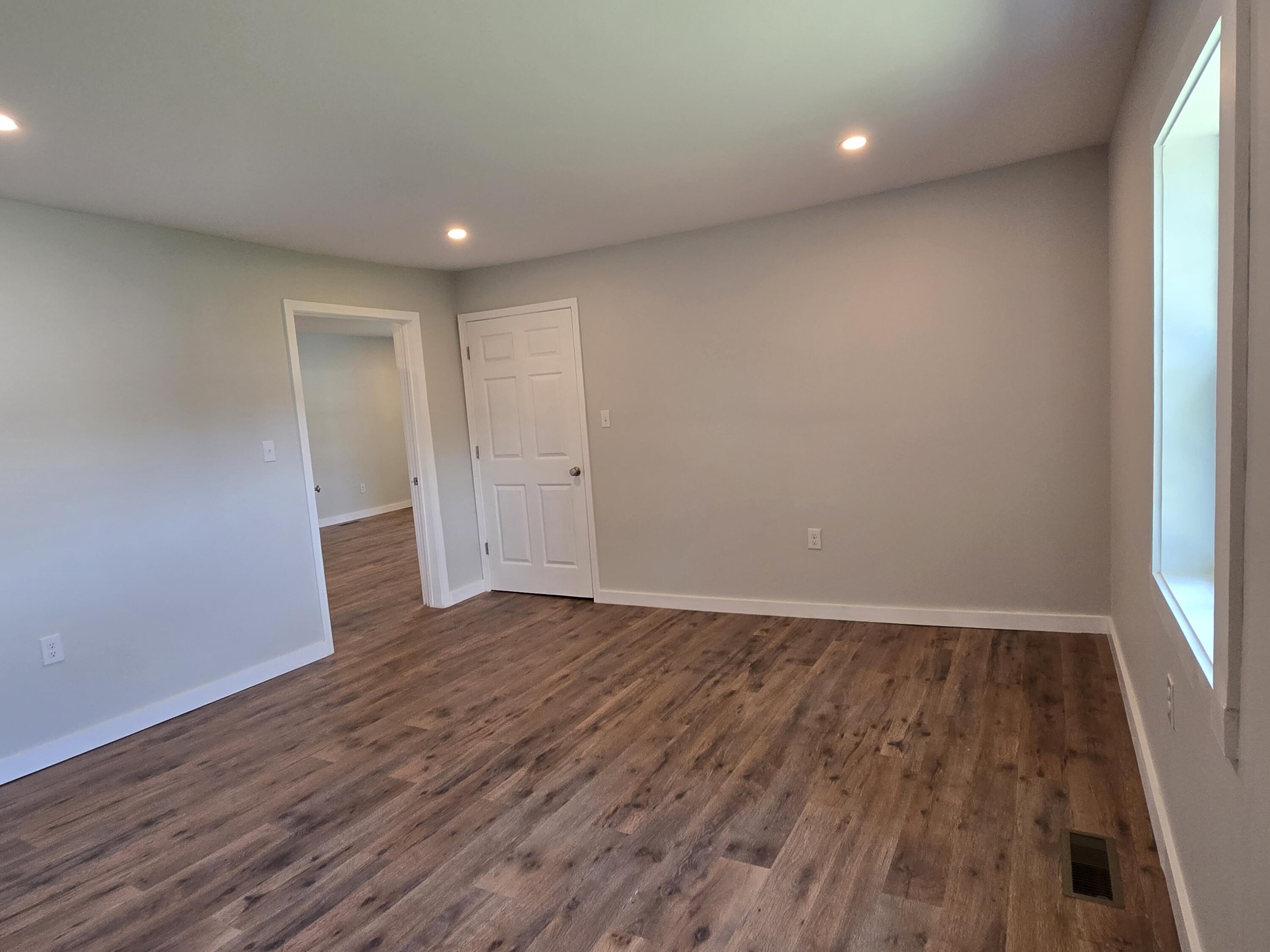 326 Murphy Avenue Property Photo 13