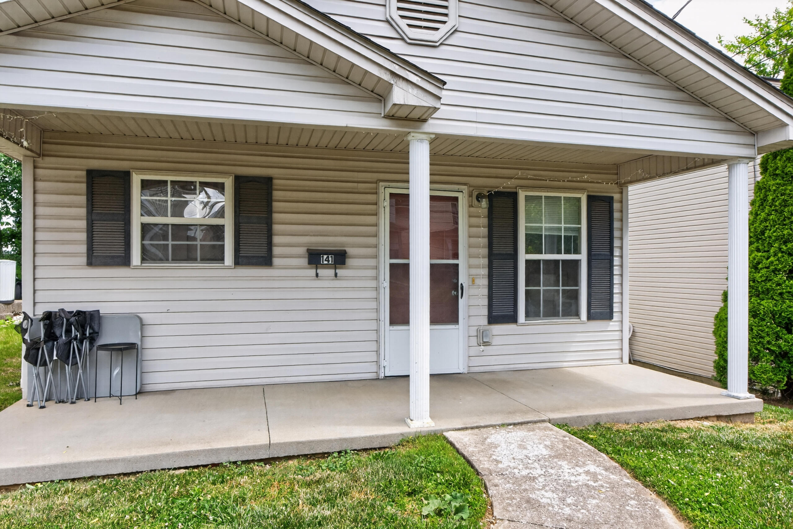 141 Colfax Street Property Photo 4