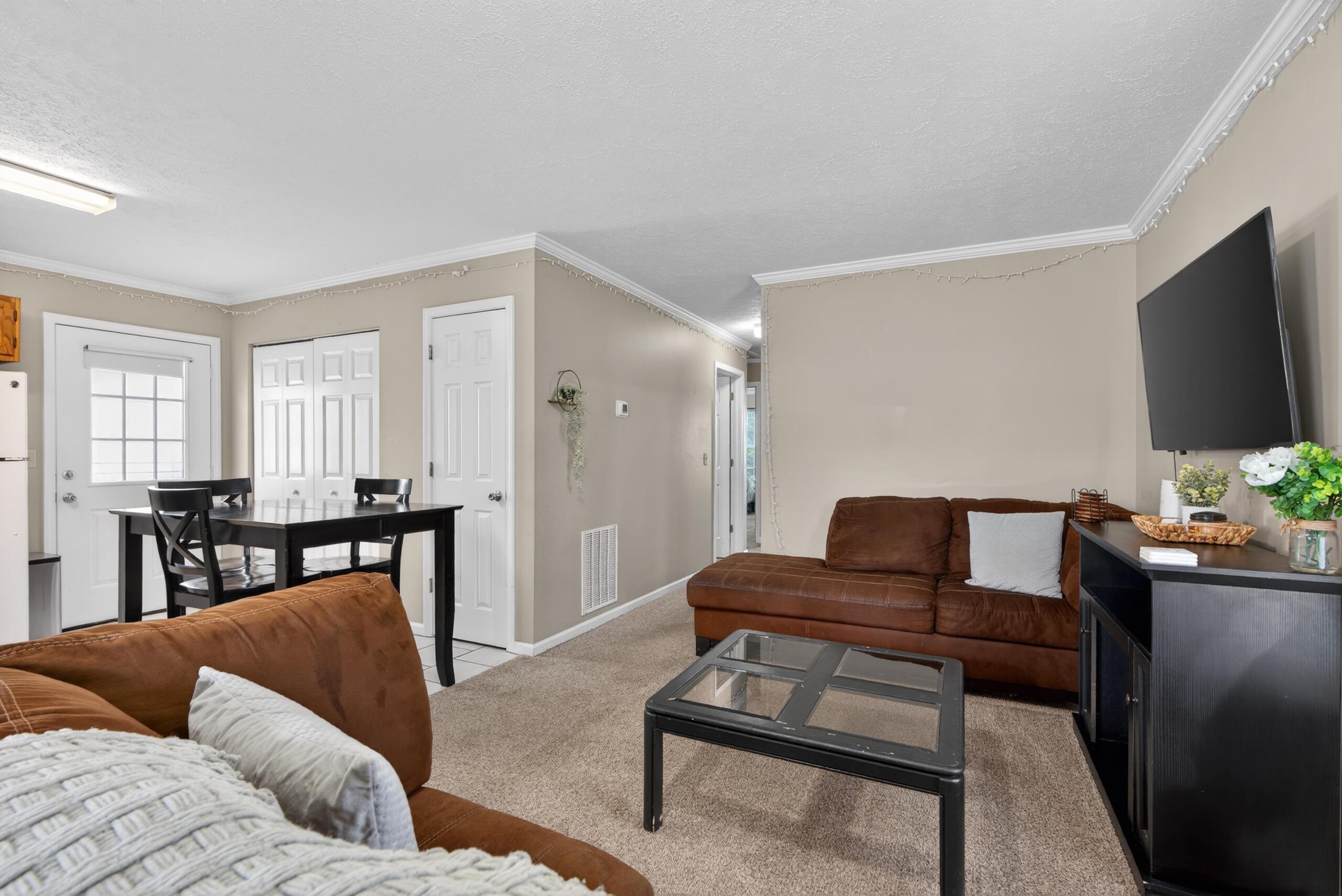 141 Colfax Street Property Photo 7