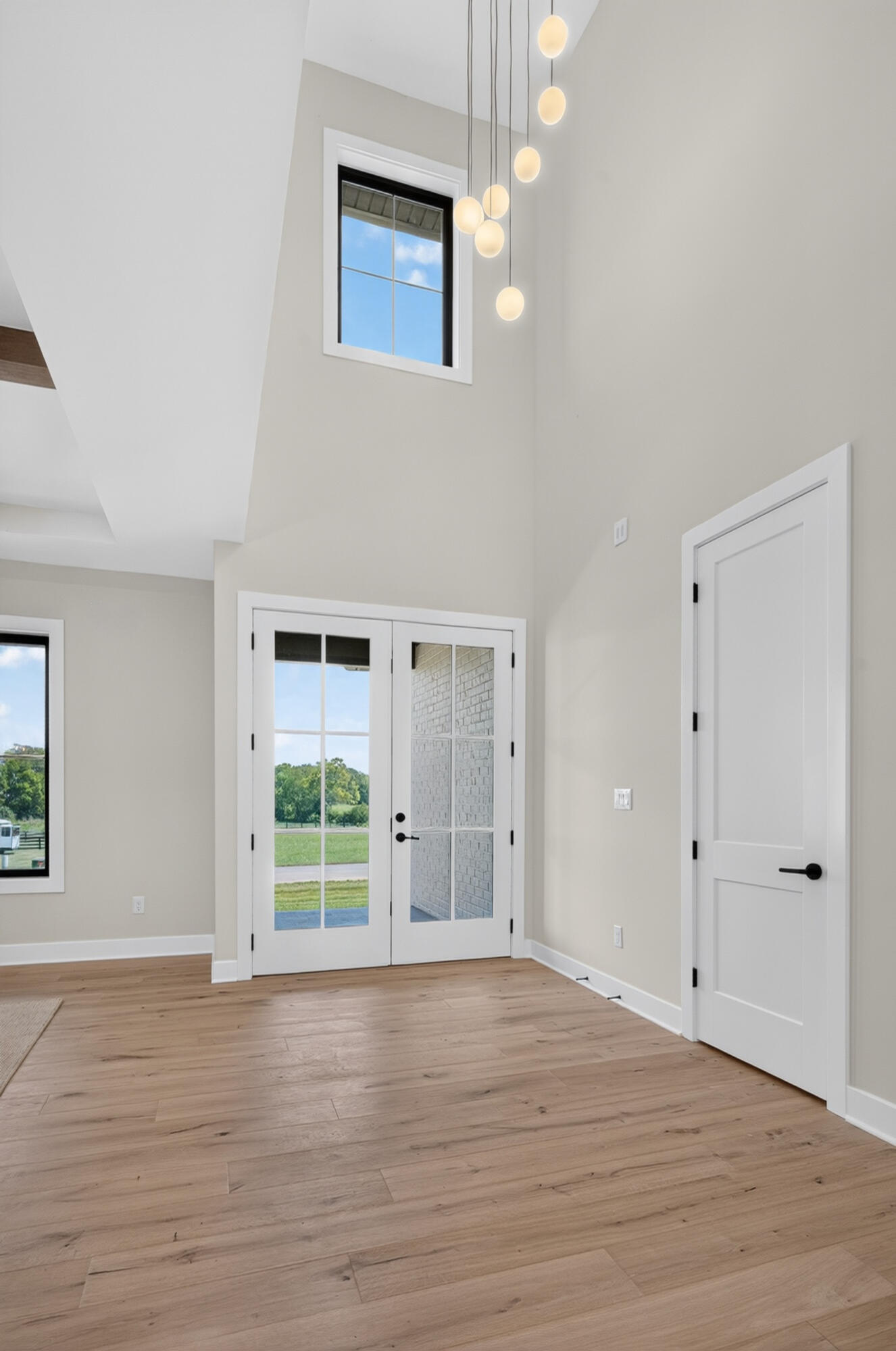 229 Ridgefield Drive Property Photo 5