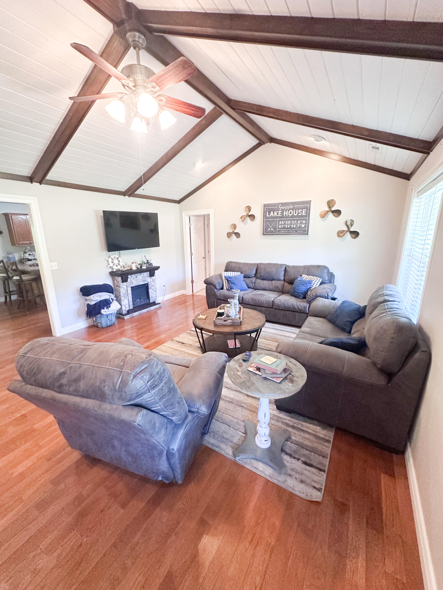 120 Cascade Circle Property Photo 5
