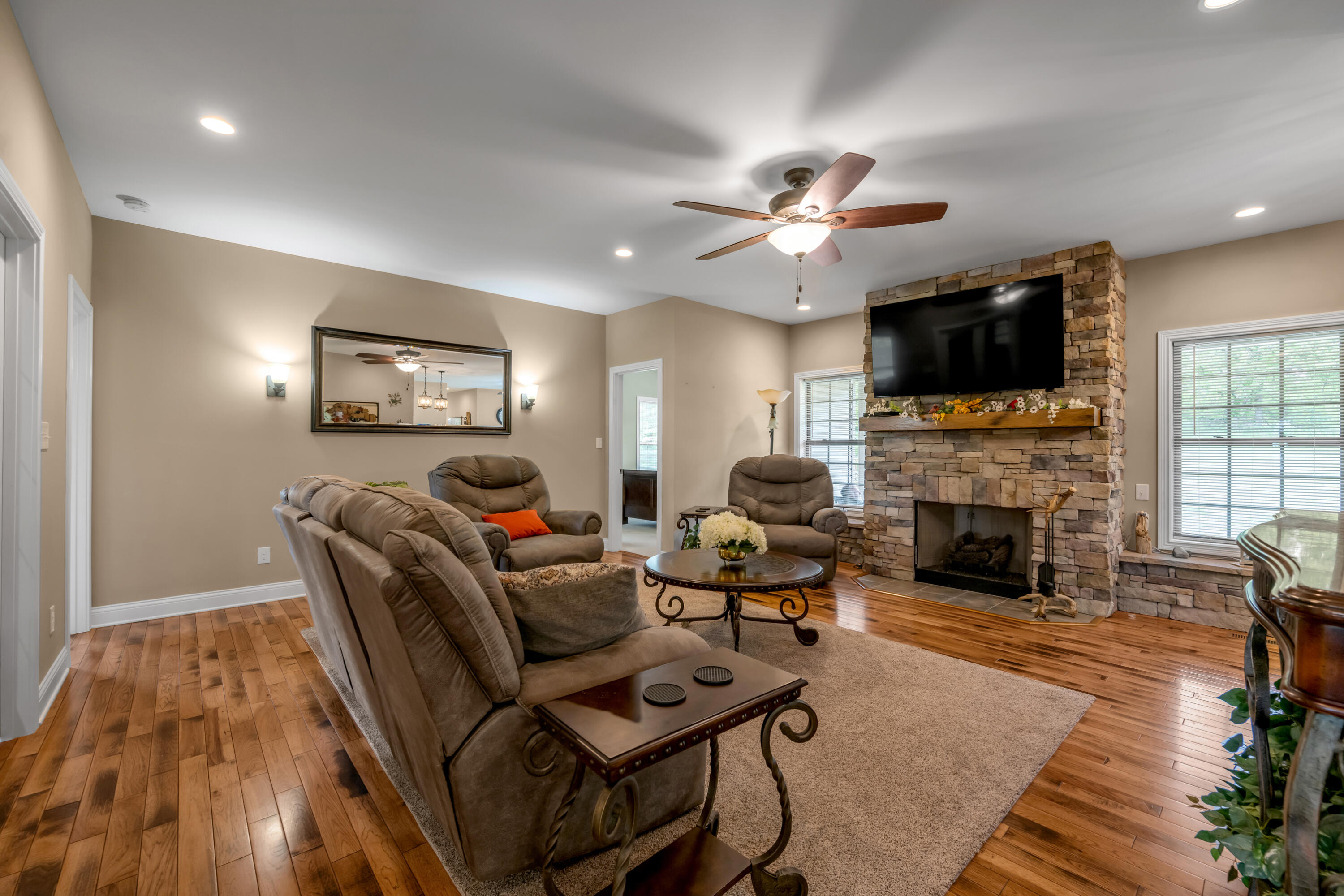 1208 White Oak Road Property Photo 6