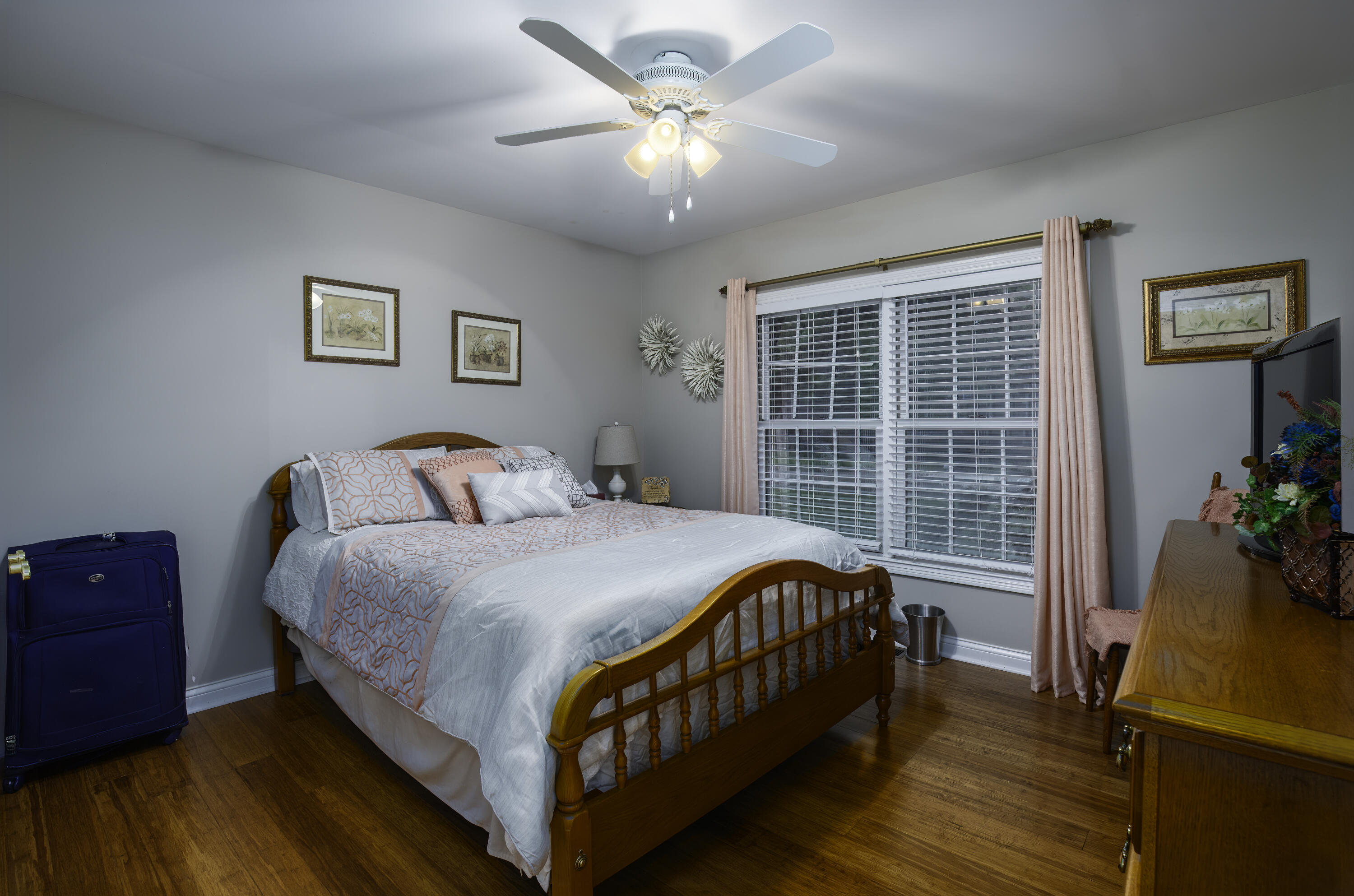 453 Gleneagles Way Property Photo 8