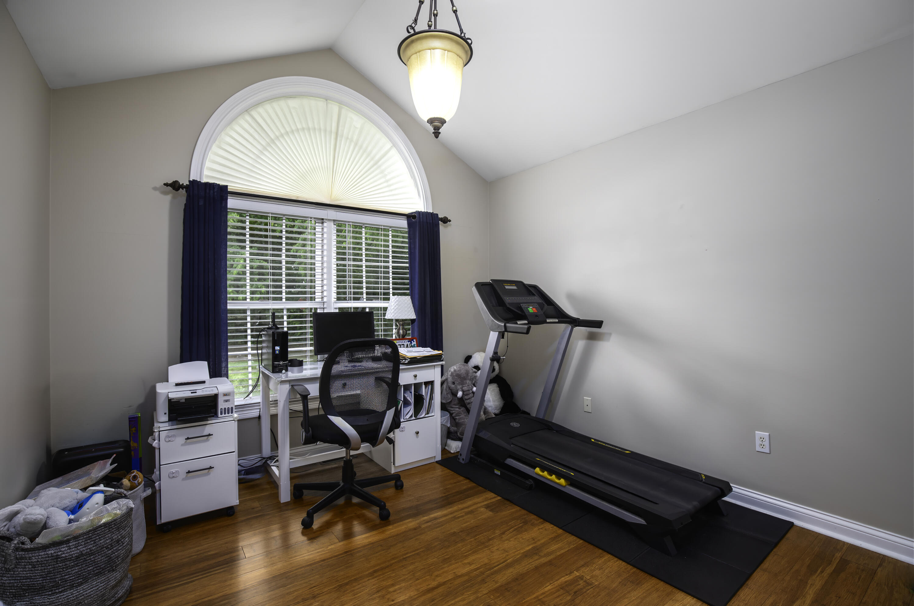 453 Gleneagles Way Property Photo 14