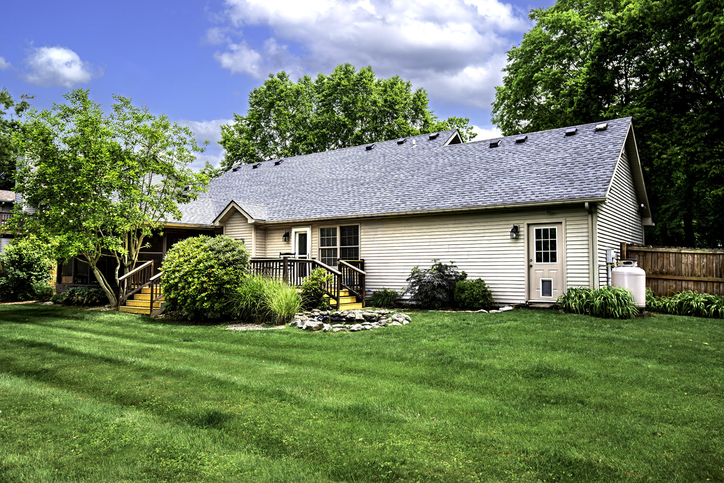 453 Gleneagles Way Property Photo 17