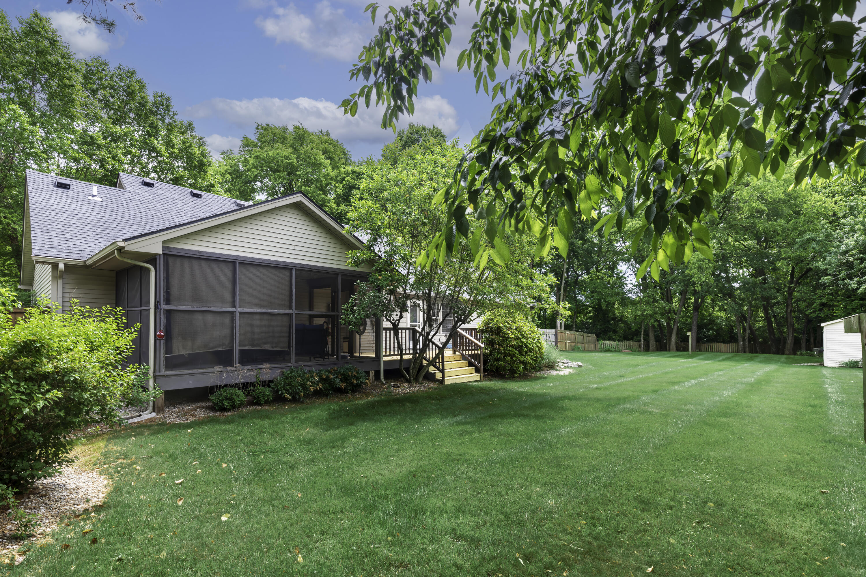 453 Gleneagles Way Property Photo 18