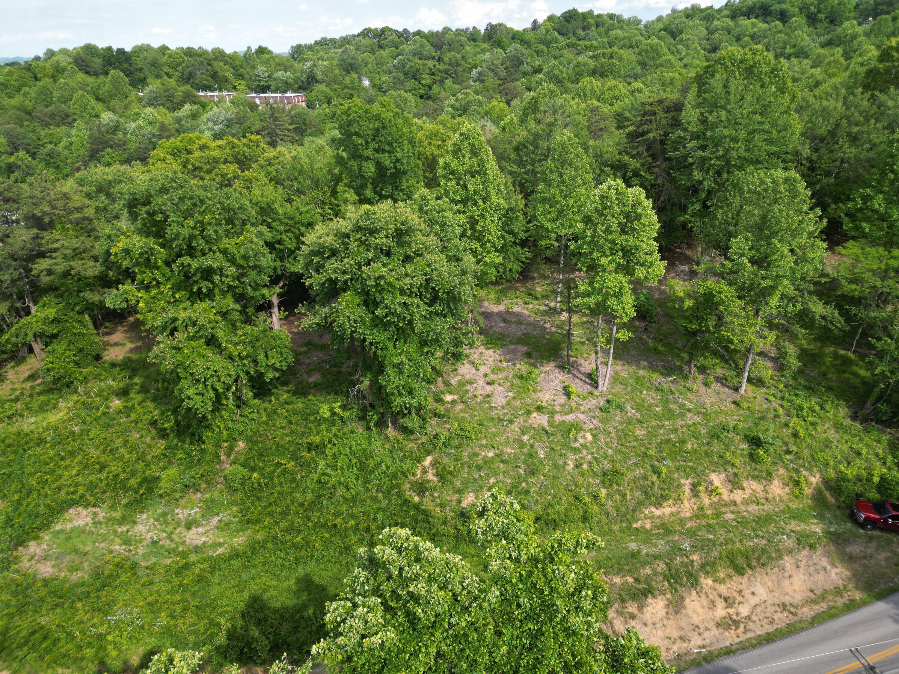 999 5th Street Road Property Photo 6