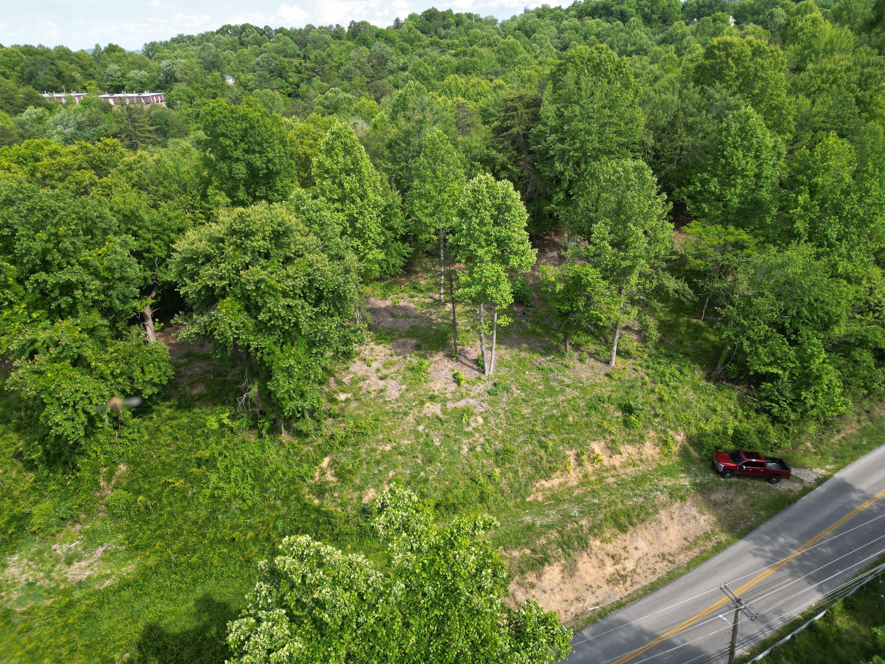 999 5th Street Road Property Photo 7