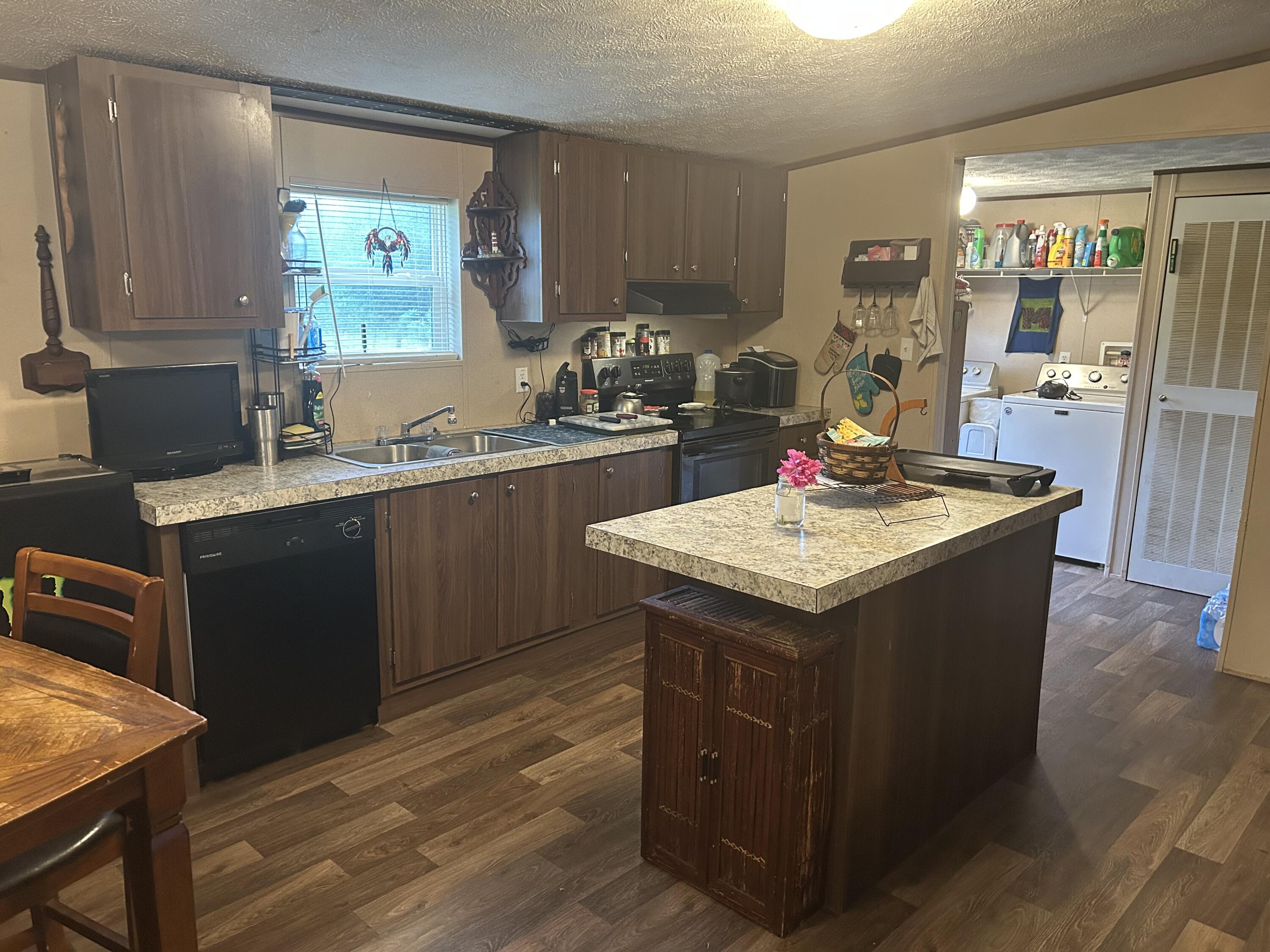 865 Barnett Road Property Photo 8