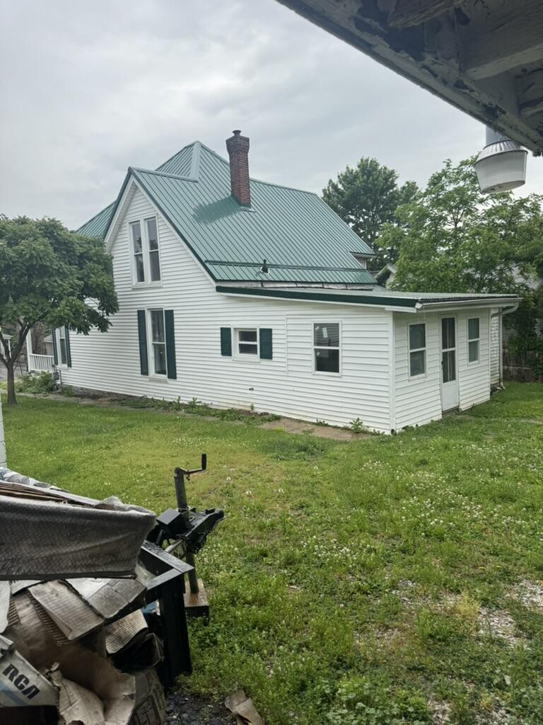 107 E North Street Property Photo 2