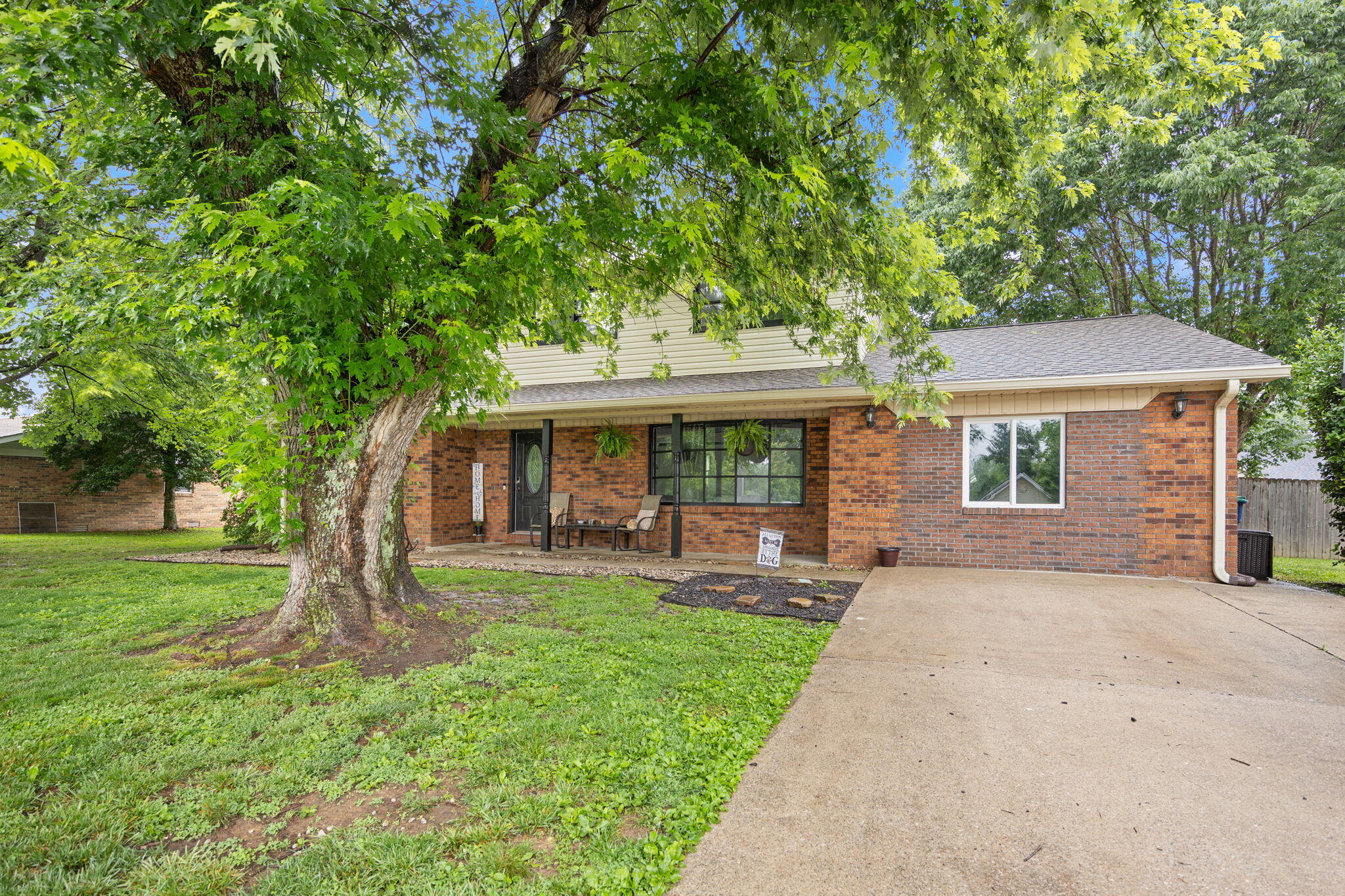 3706 Hickory Hill Drive Property Photo 3