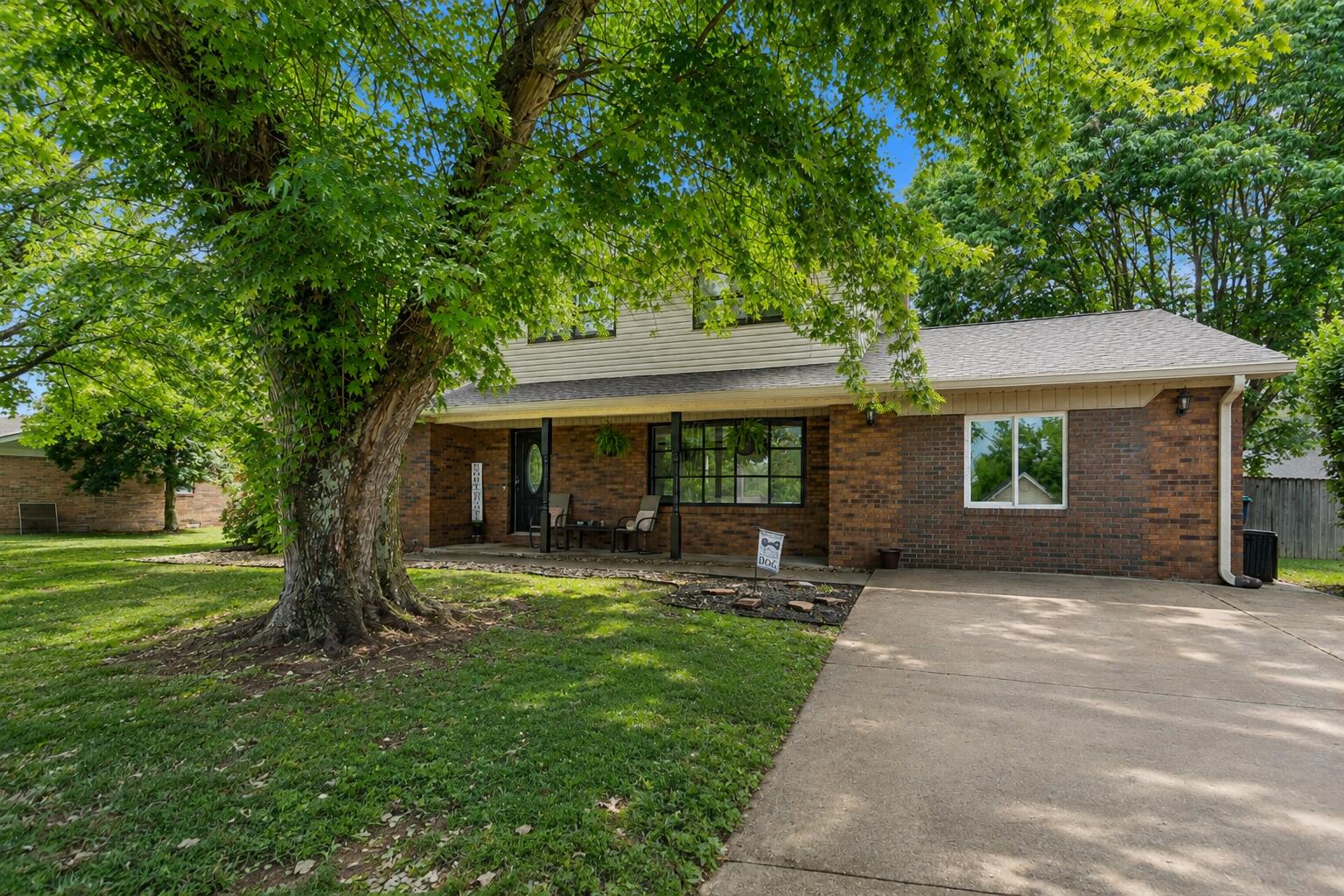 3706 Hickory Hill Drive Property Photo 3