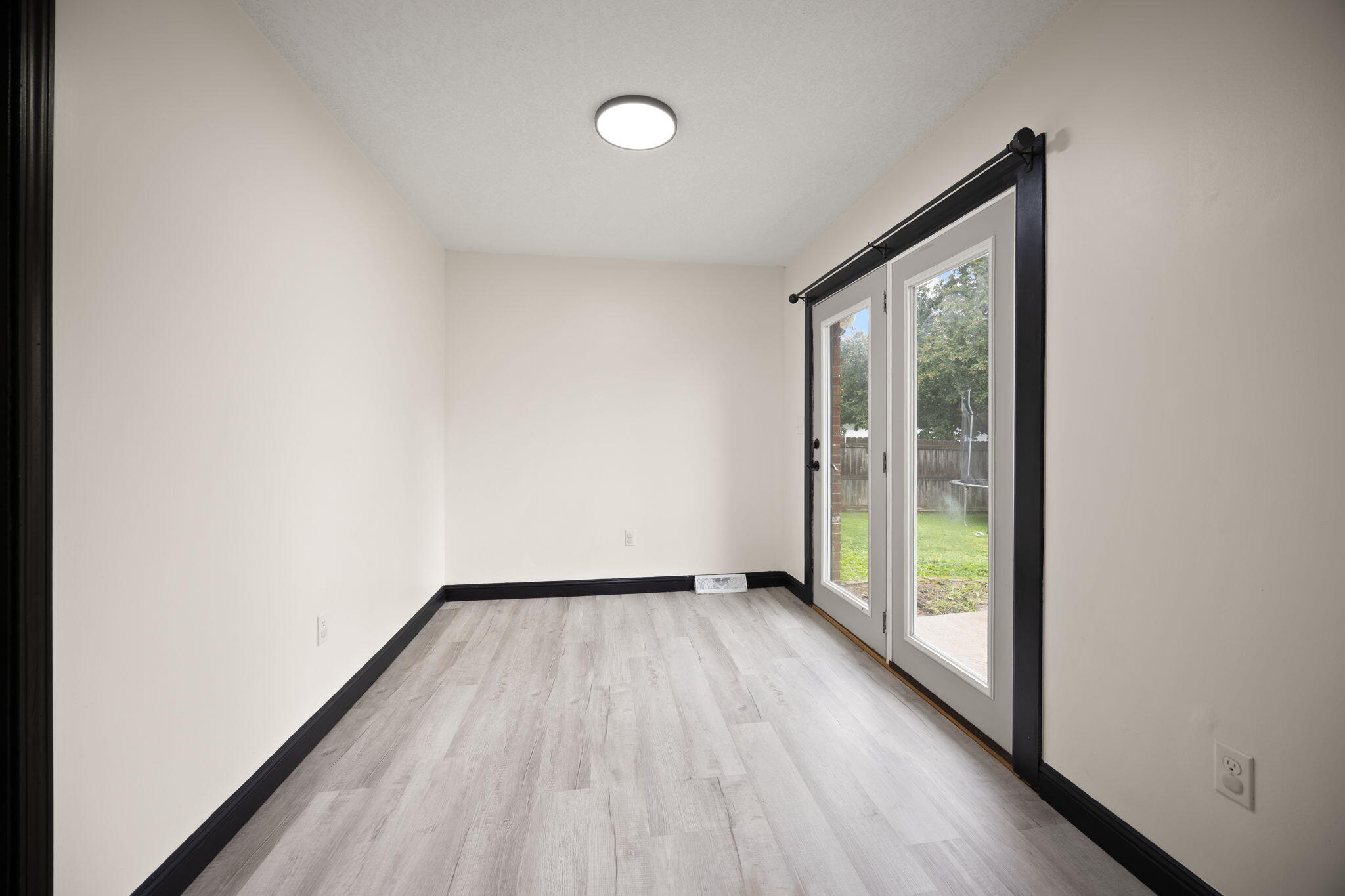 3706 Hickory Hill Drive Property Photo 17