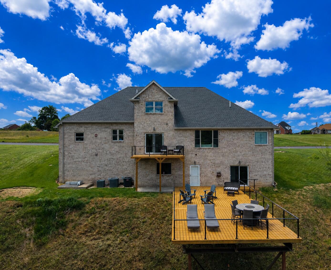 602 Knoll Lane Property Photo 8