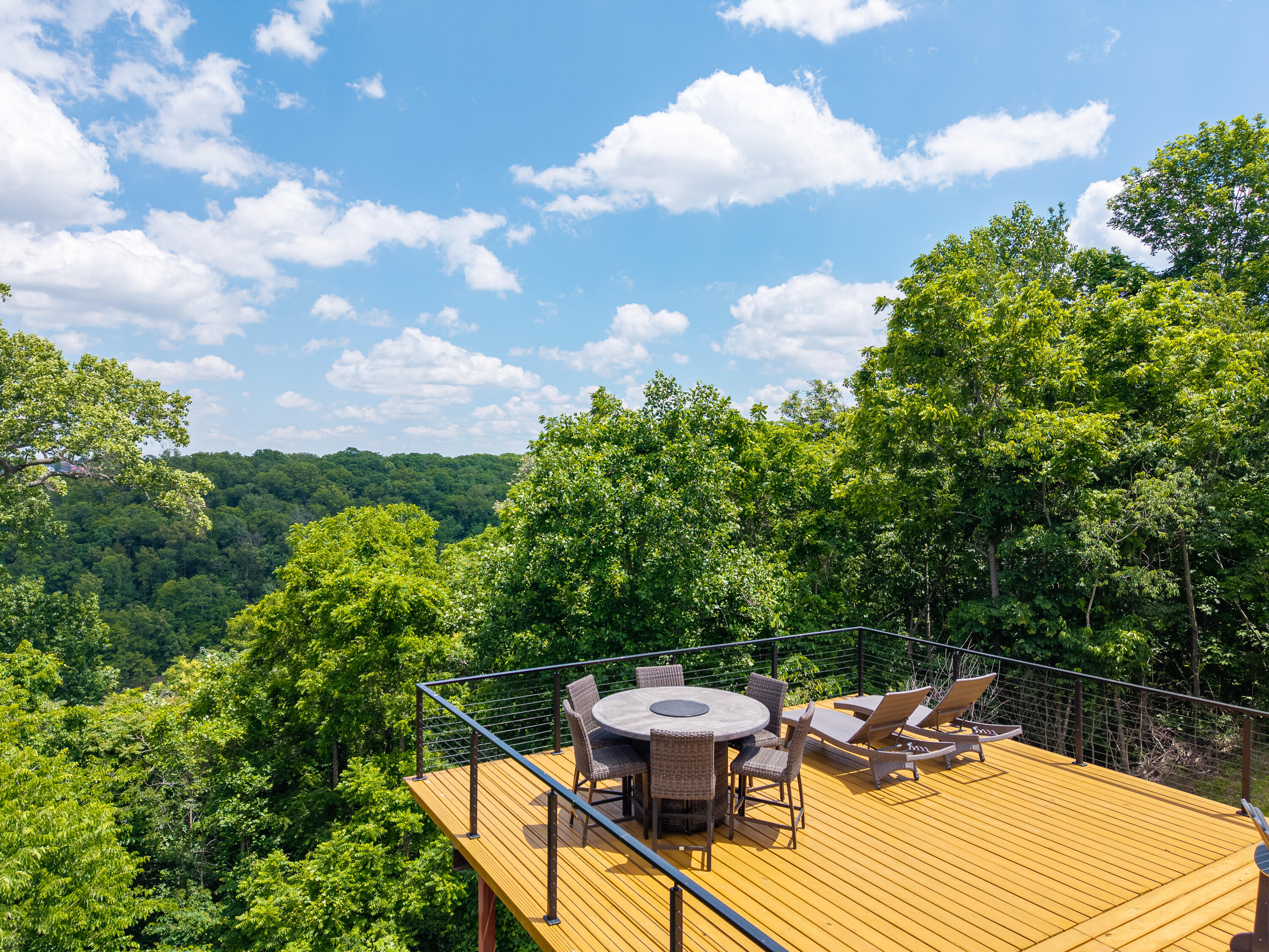 602 Knoll Lane Property Photo 14