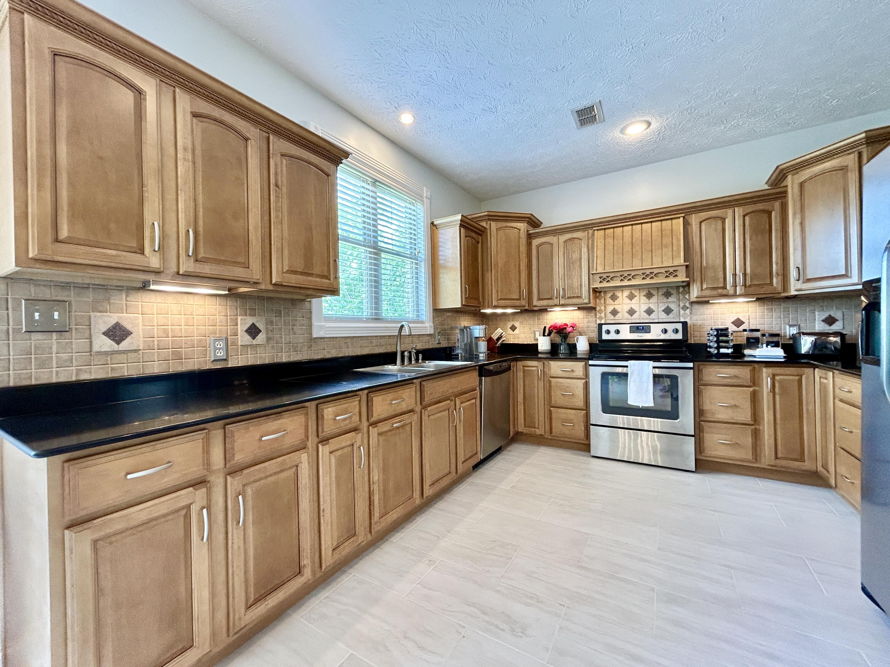 602 Knoll Lane Property Photo 37