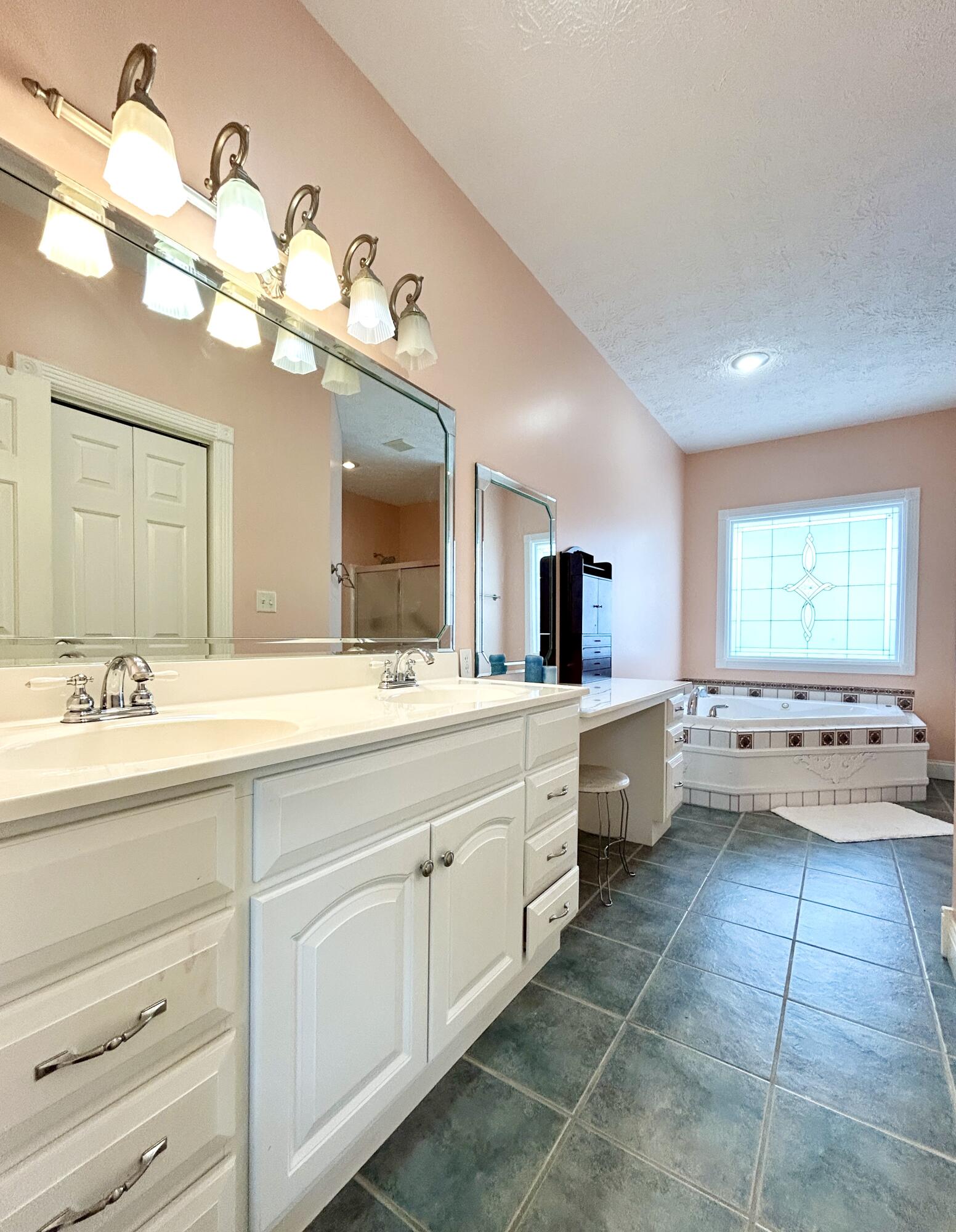 602 Knoll Lane Property Photo 46
