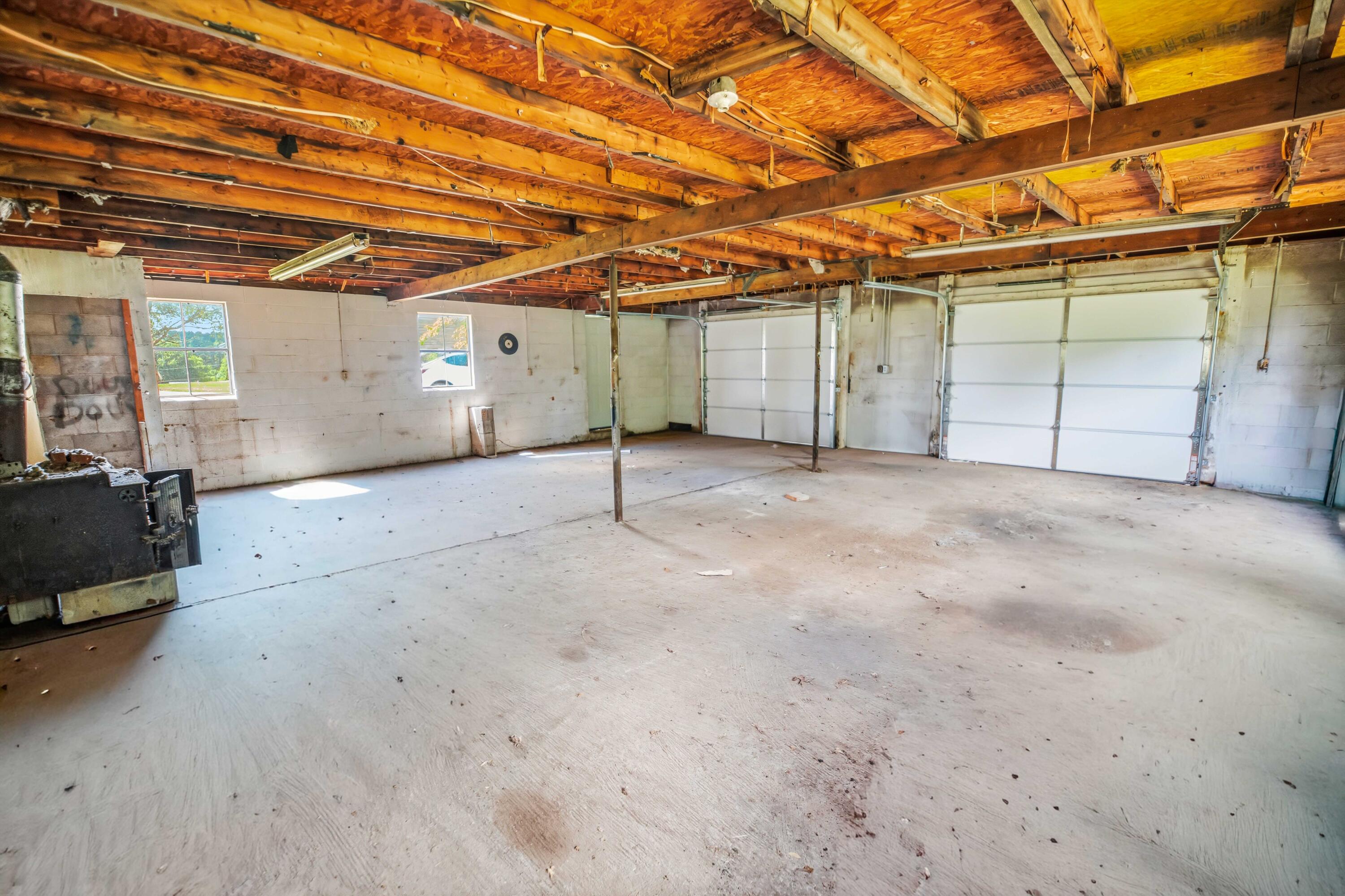9230 N. Highway 1247 Property Photo 7