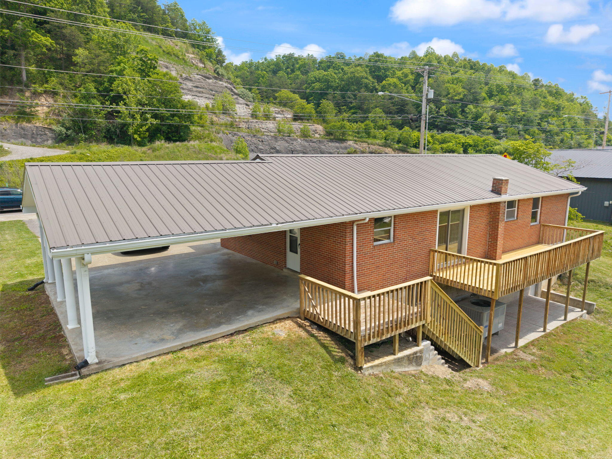 1176 Parkway Drive Property Photo 5
