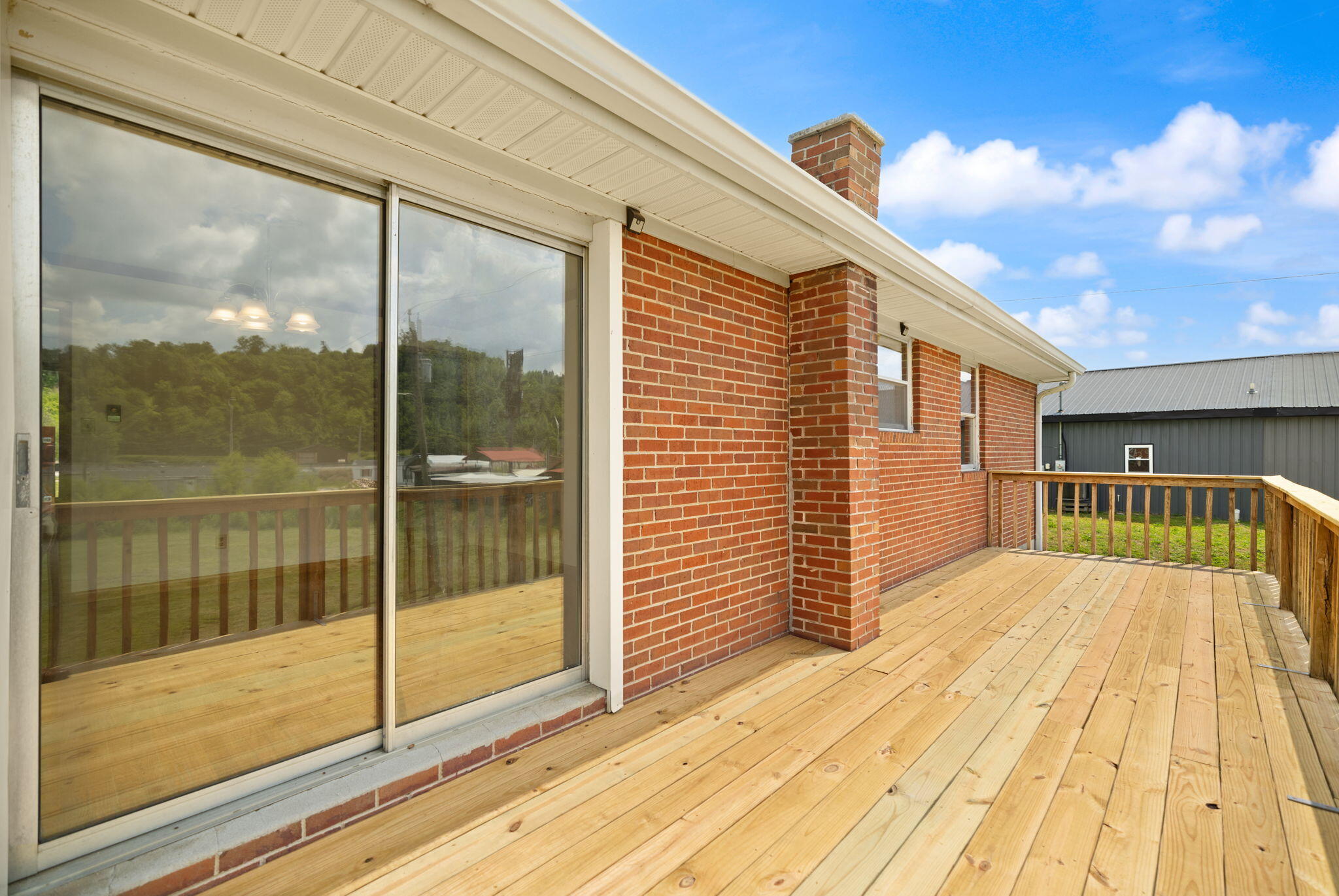 1176 Parkway Drive Property Photo 8