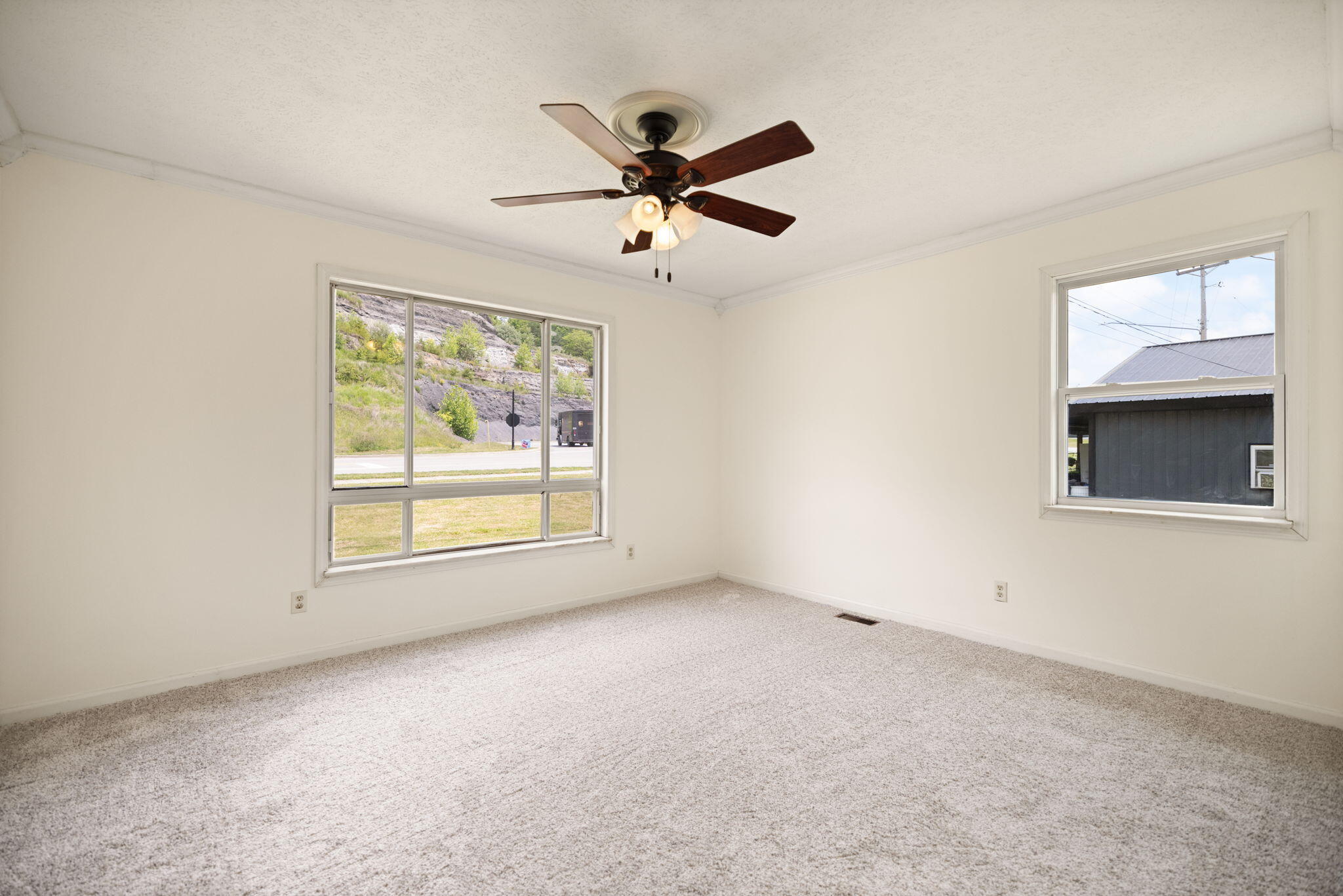 1176 Parkway Drive Property Photo 37