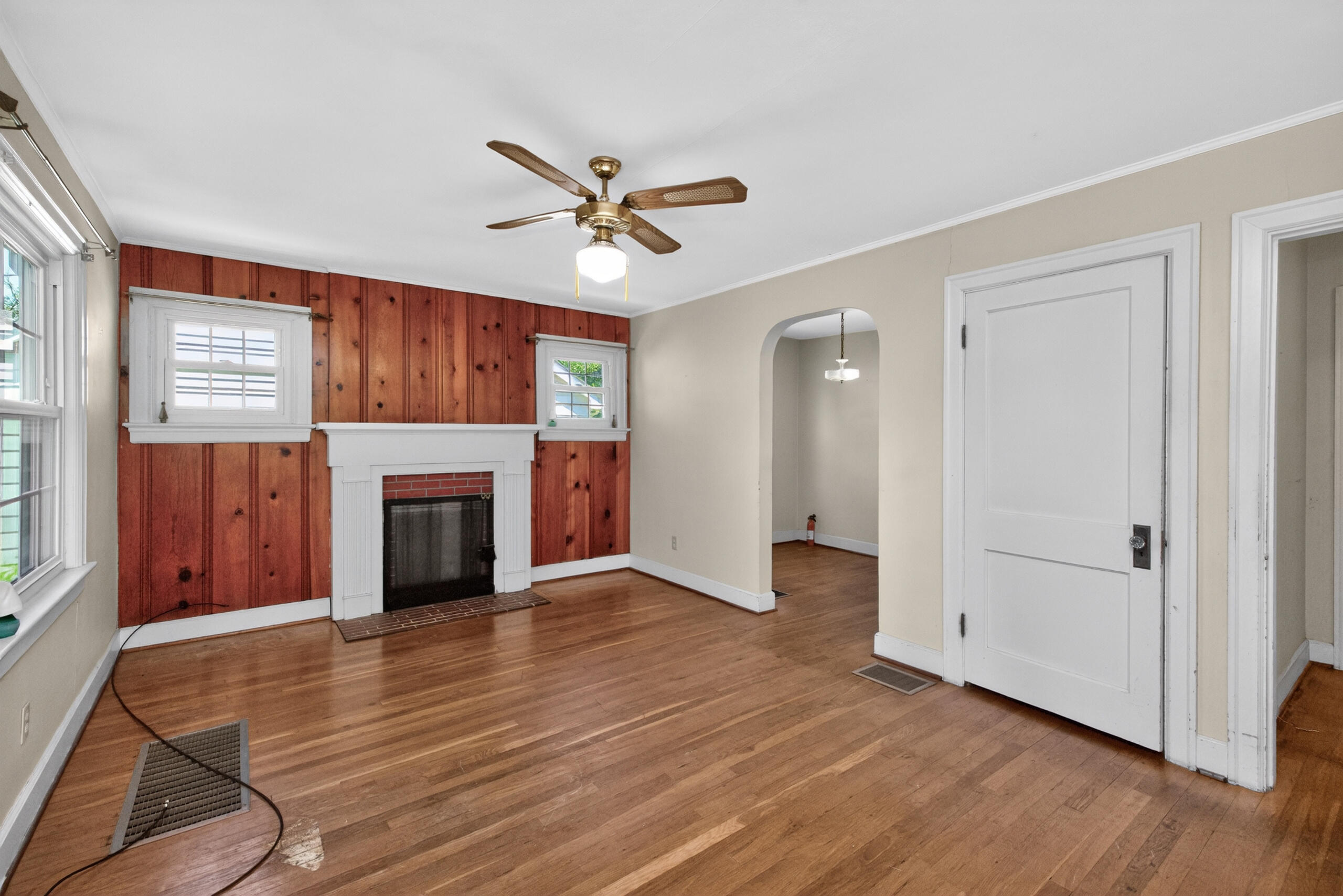 507 Addison Avenue Property Photo 2