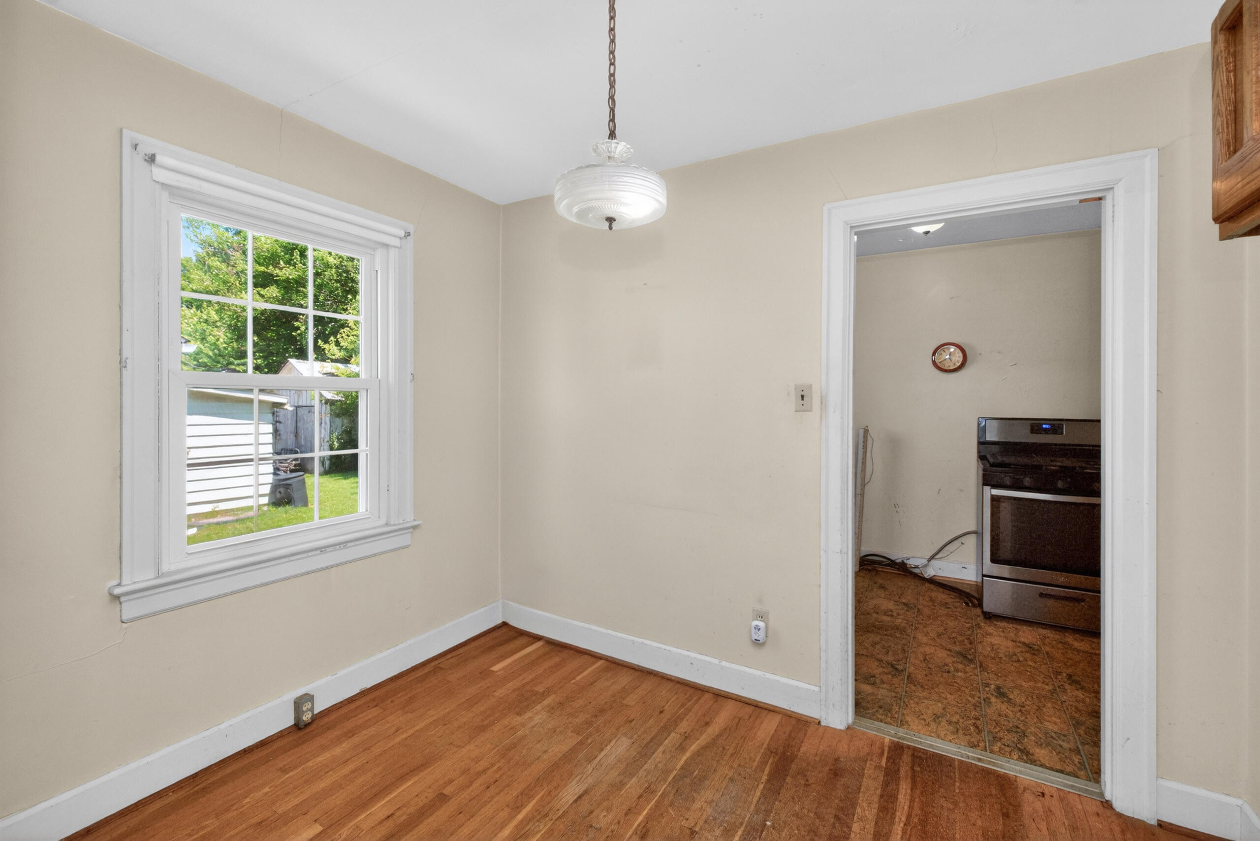 507 Addison Avenue Property Photo 6
