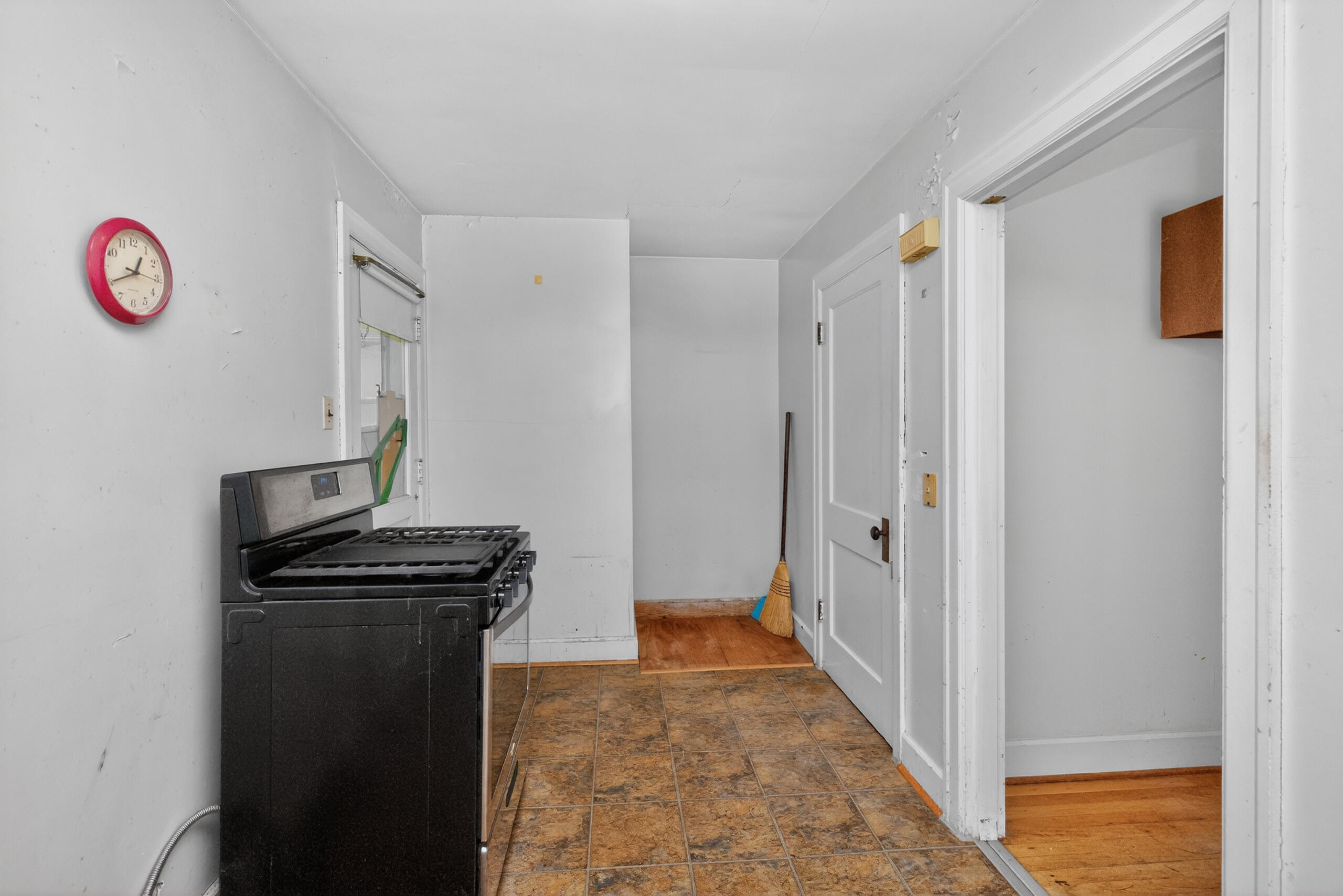 507 Addison Avenue Property Photo 9