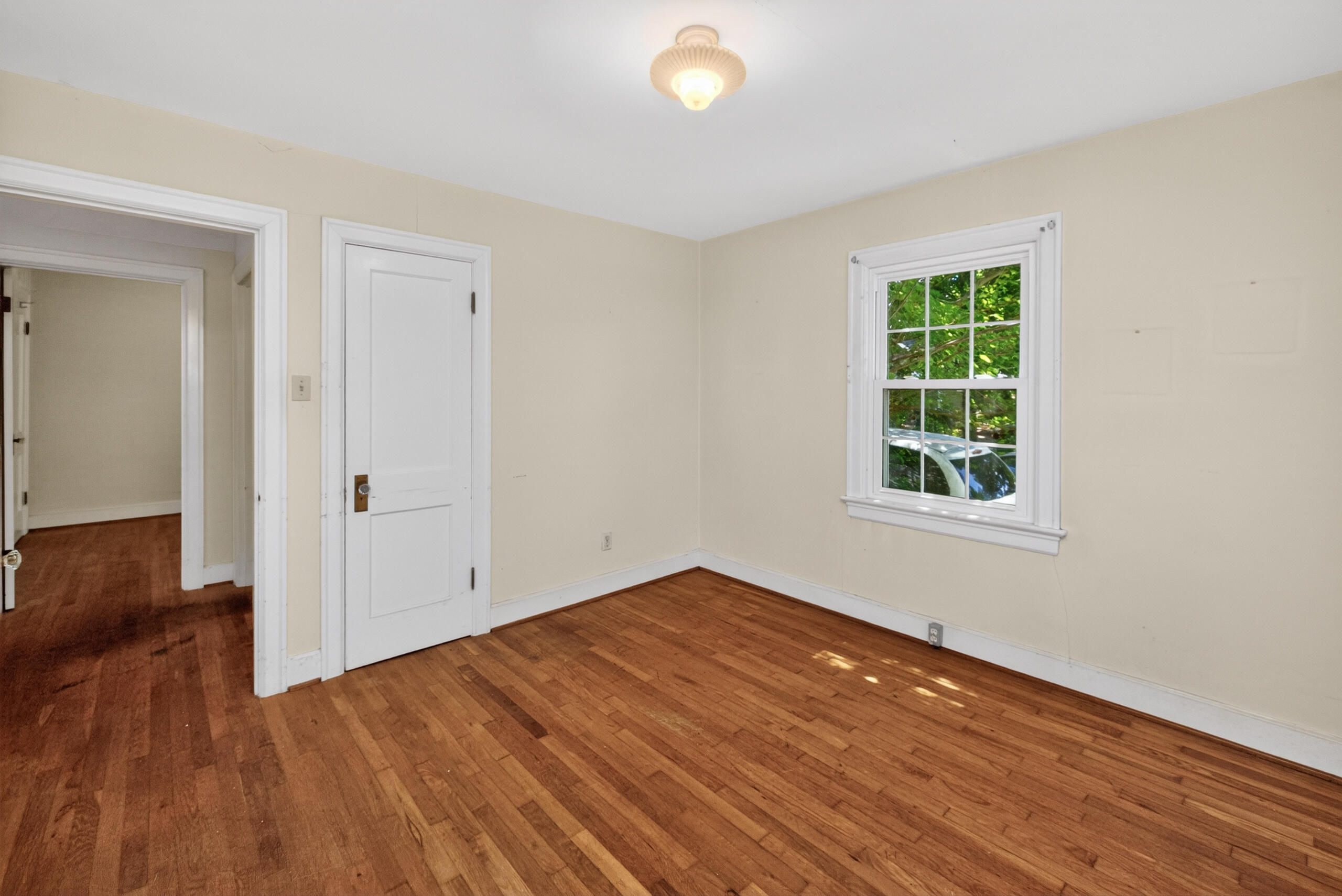 507 Addison Avenue Property Photo 13