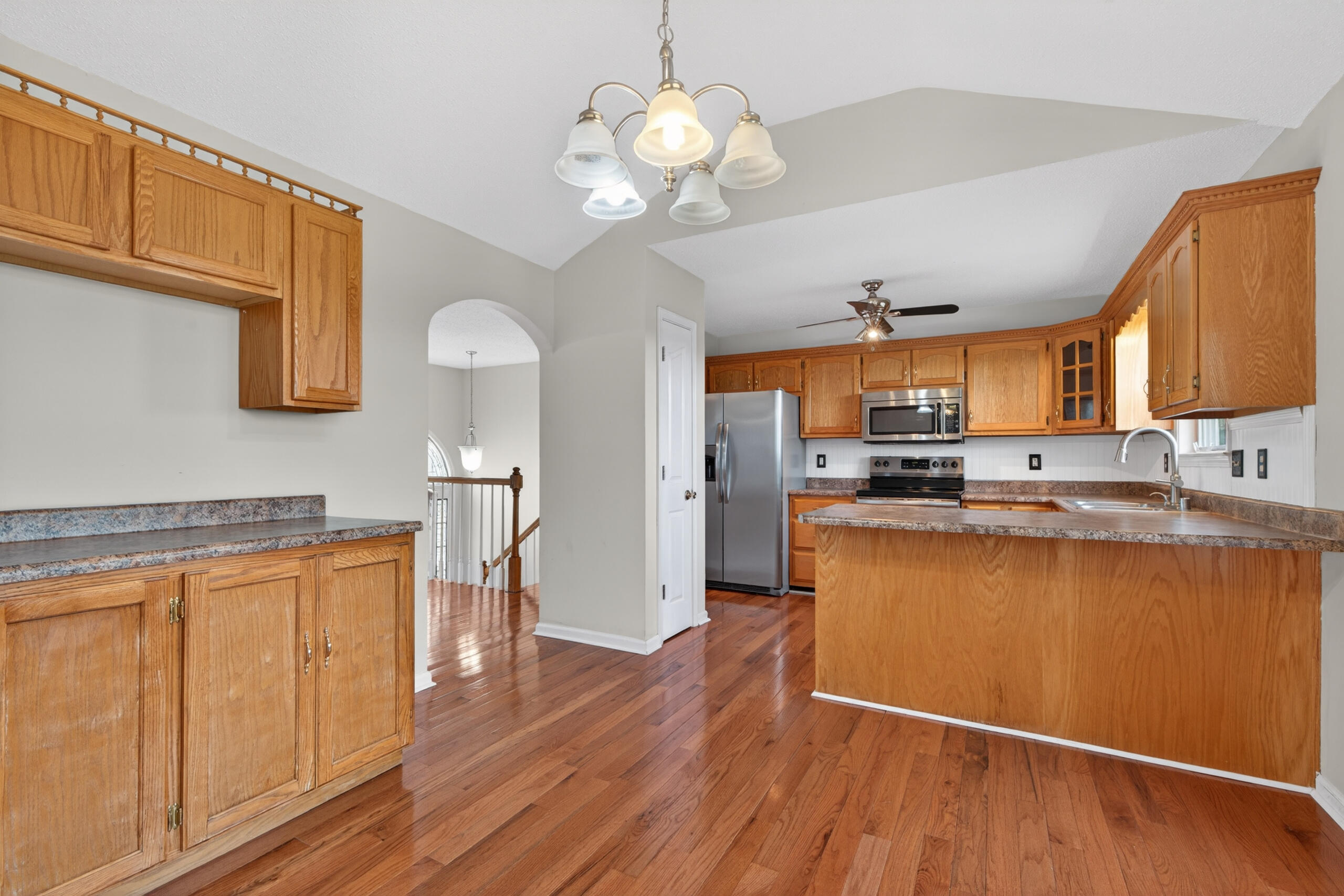 1084 Breezy Lane Property Photo 11