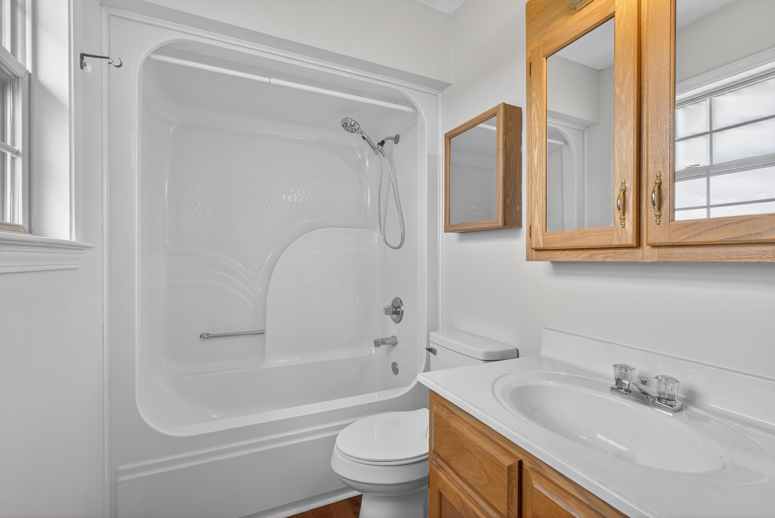 1084 Breezy Lane Property Photo 15