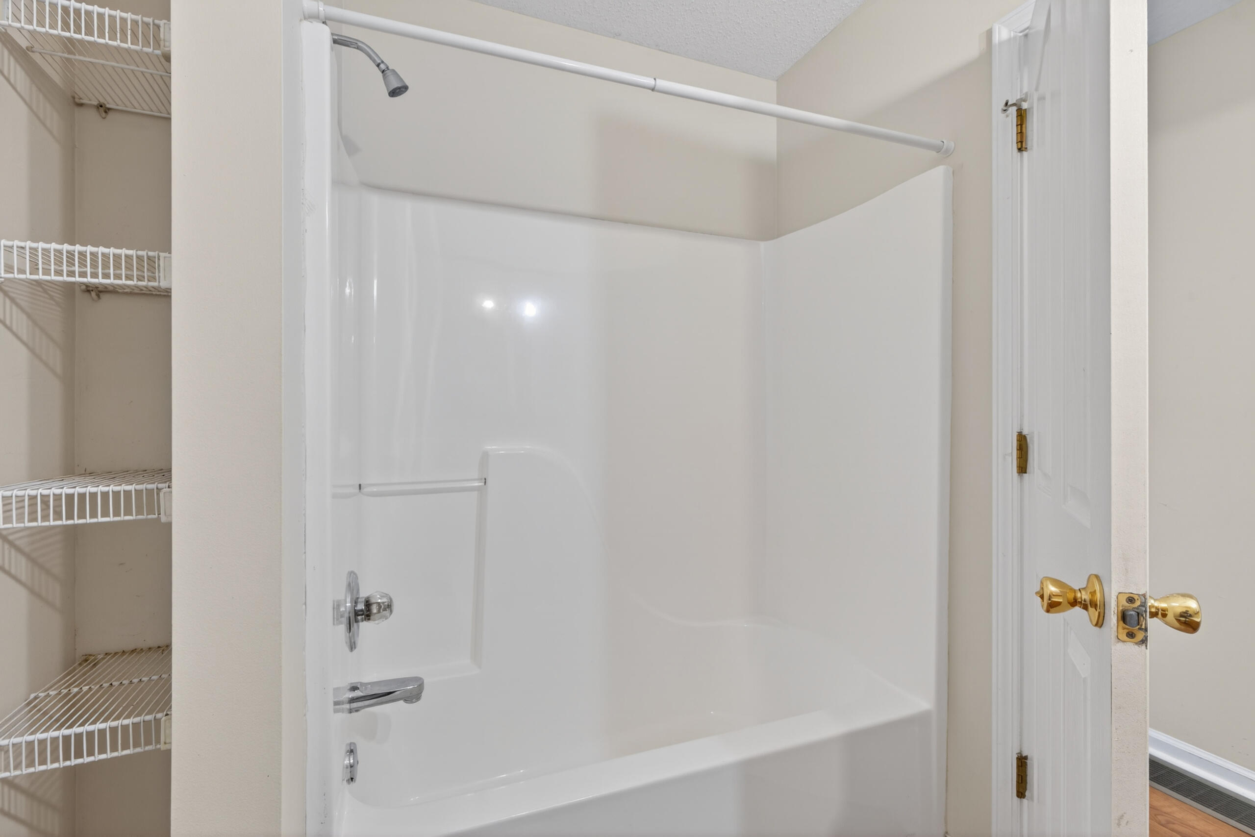 1084 Breezy Lane Property Photo 19
