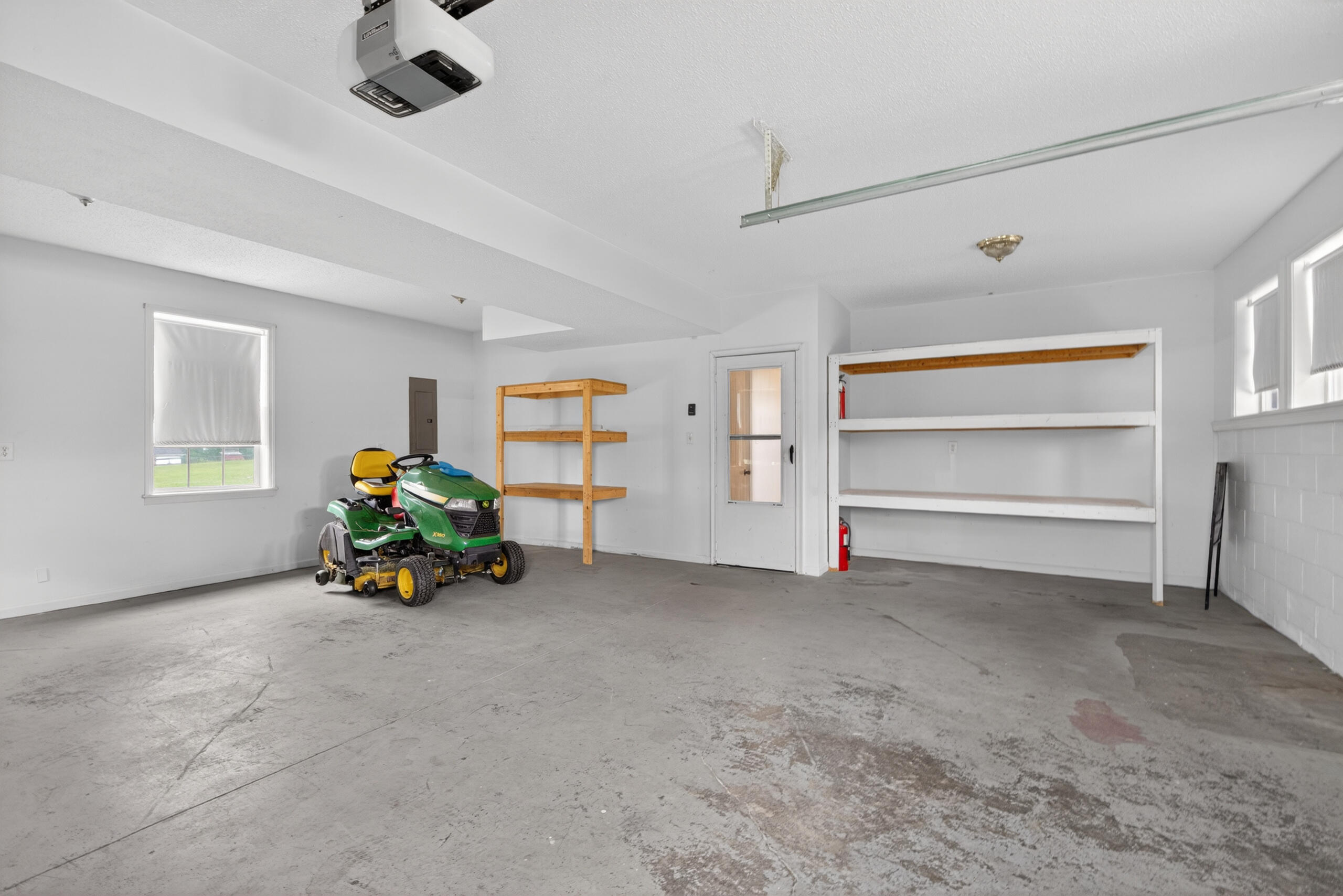1084 Breezy Lane Property Photo 25