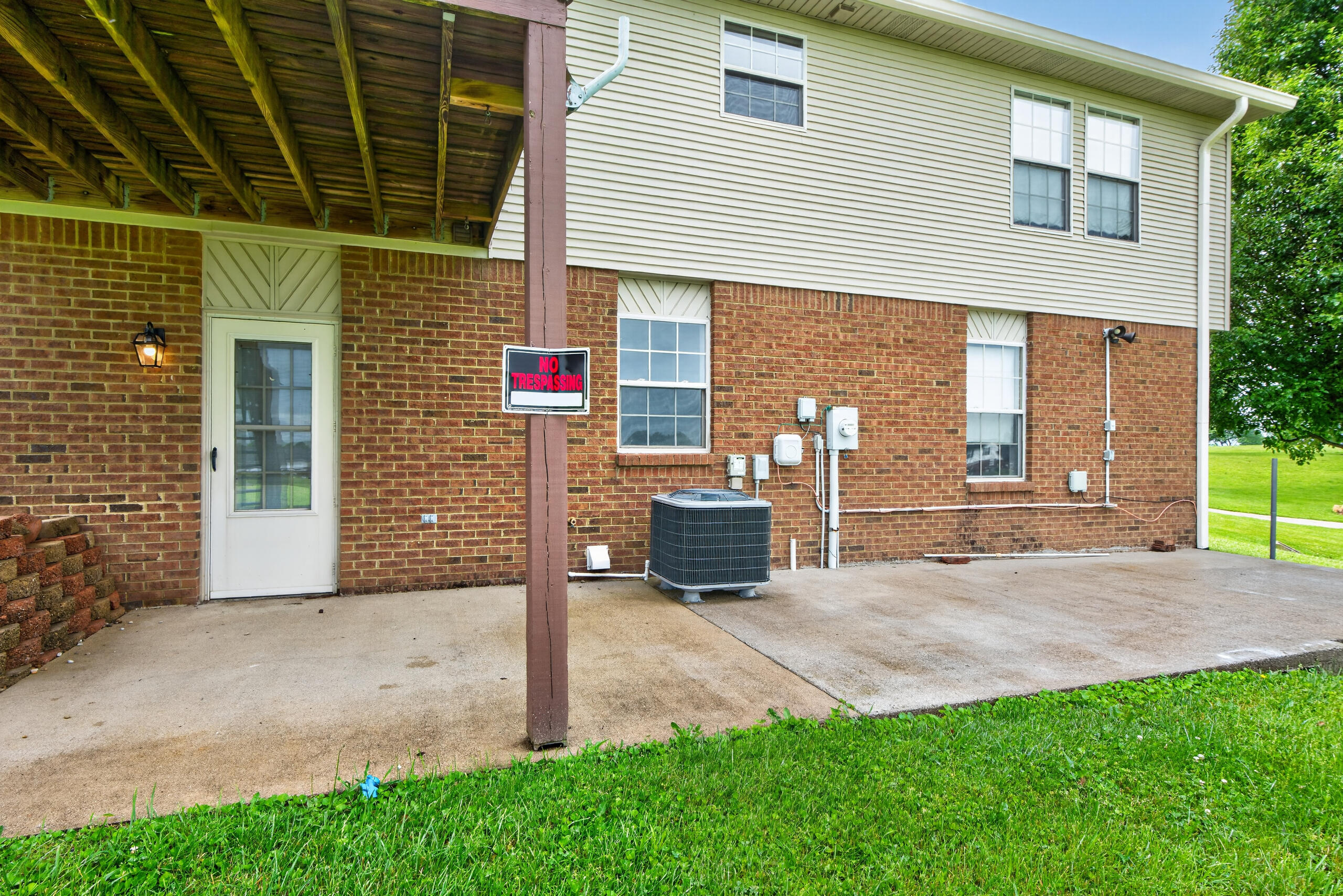 1084 Breezy Lane Property Photo 29
