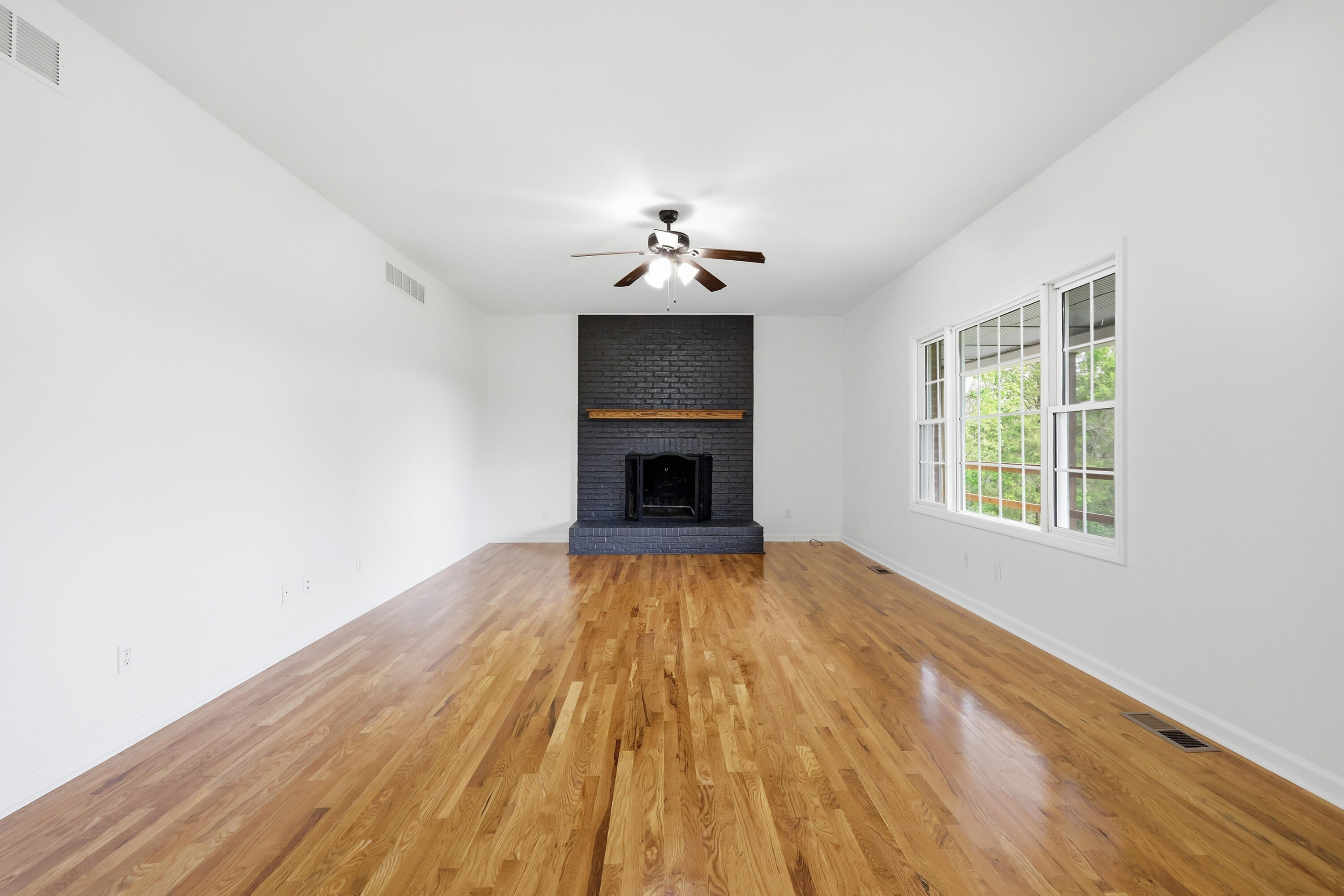 1380 Rice Road Property Photo 6