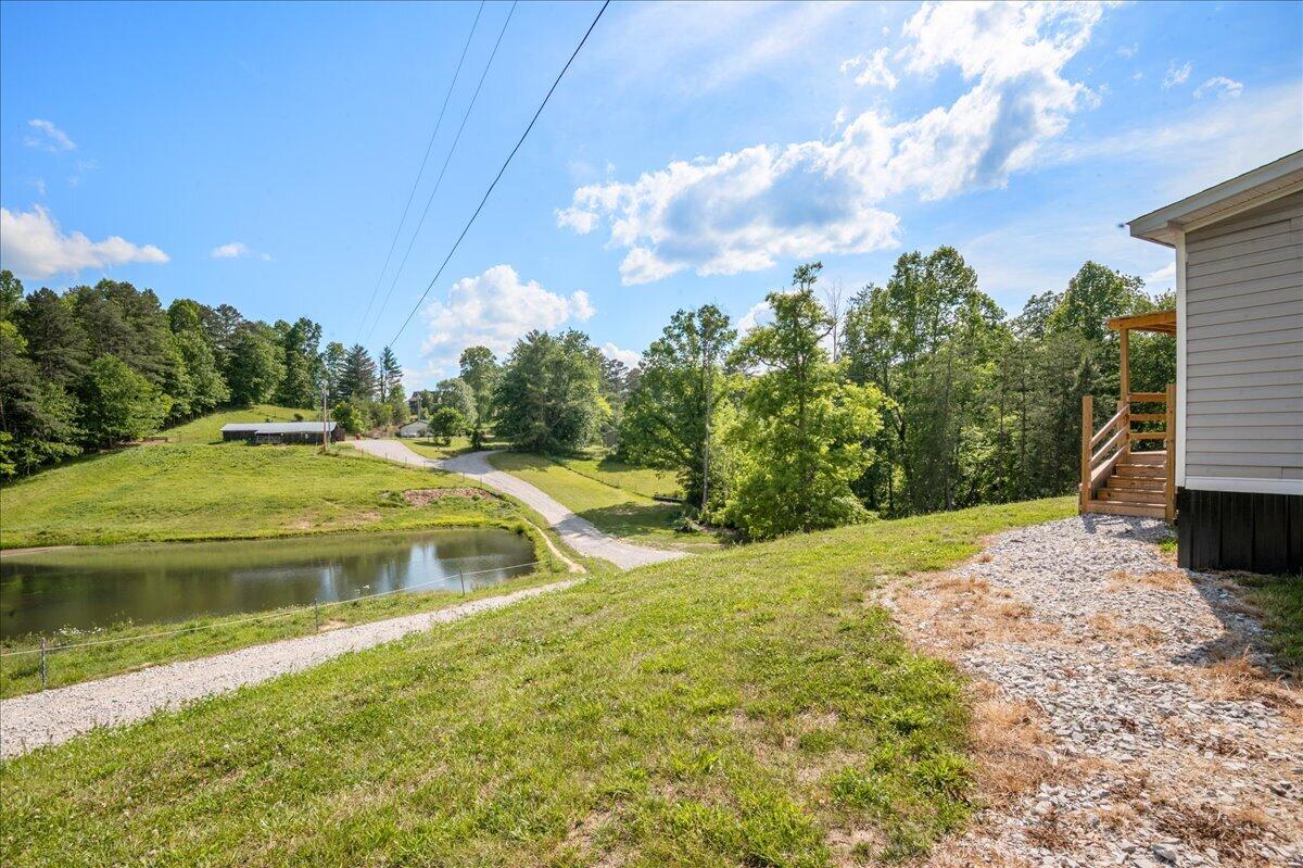 136 Sonic Drive Property Photo 5