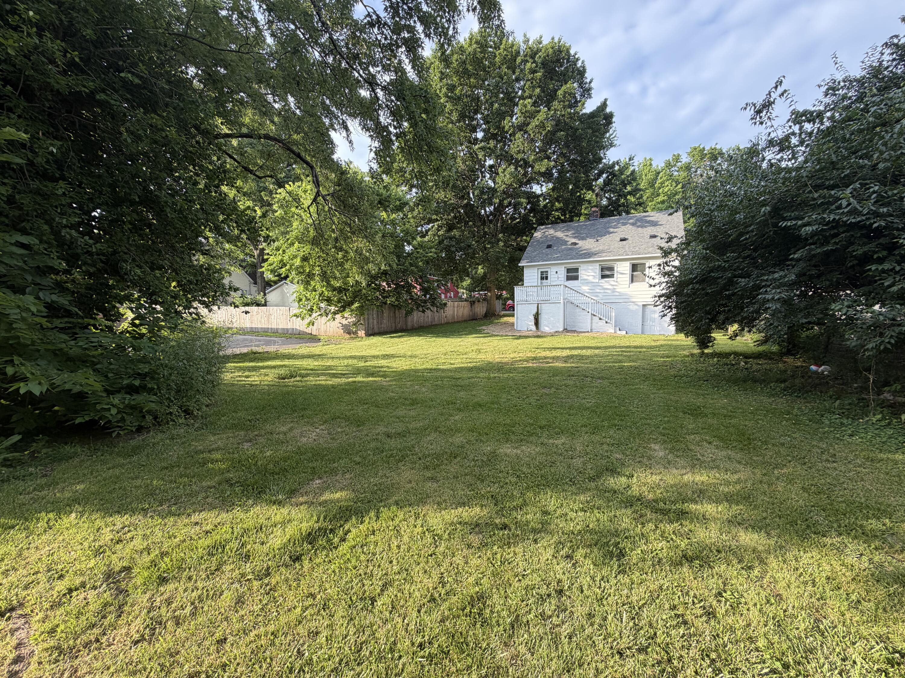 203 W Elm Street Property Photo 6