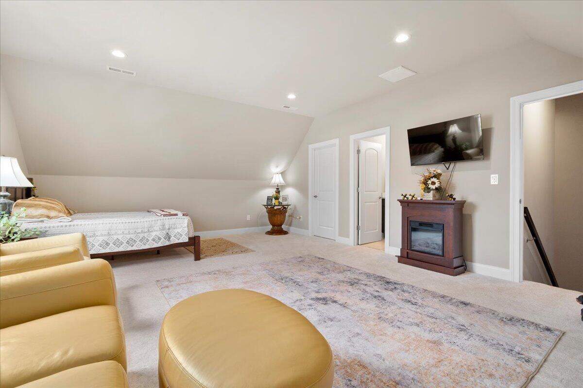 2428 Lorenzo Way Property Photo 48