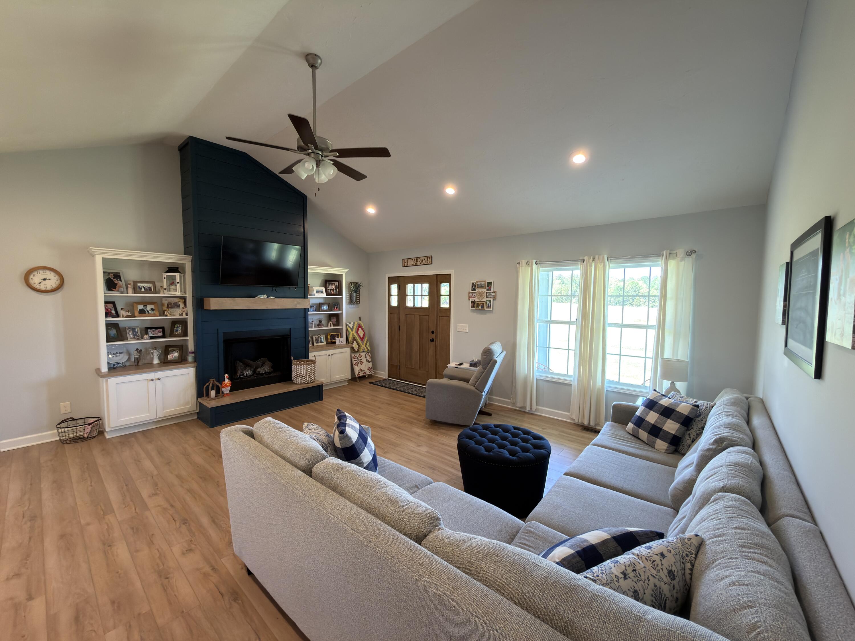 207 Collins Road Property Photo 6