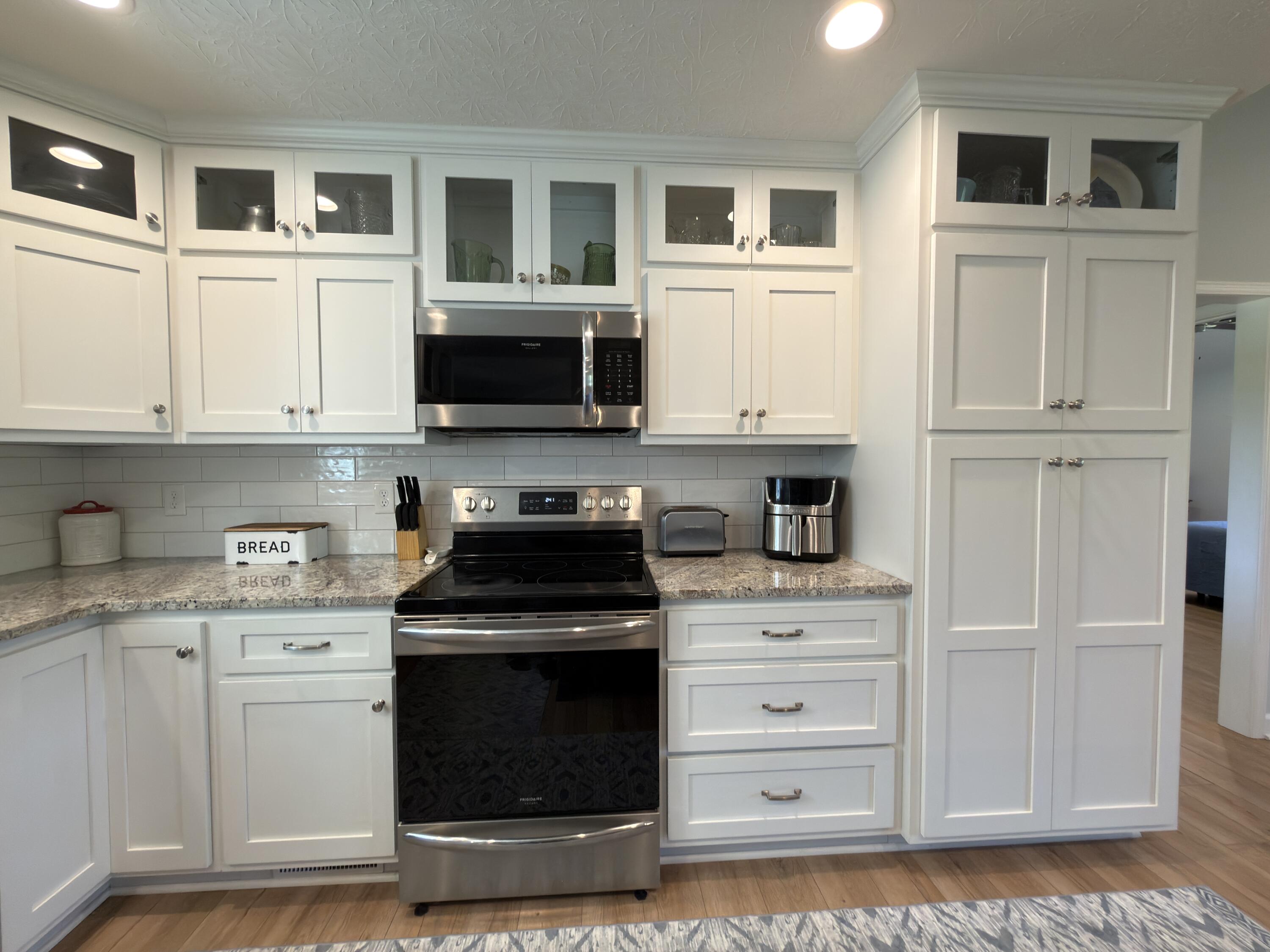 207 Collins Road Property Photo 10