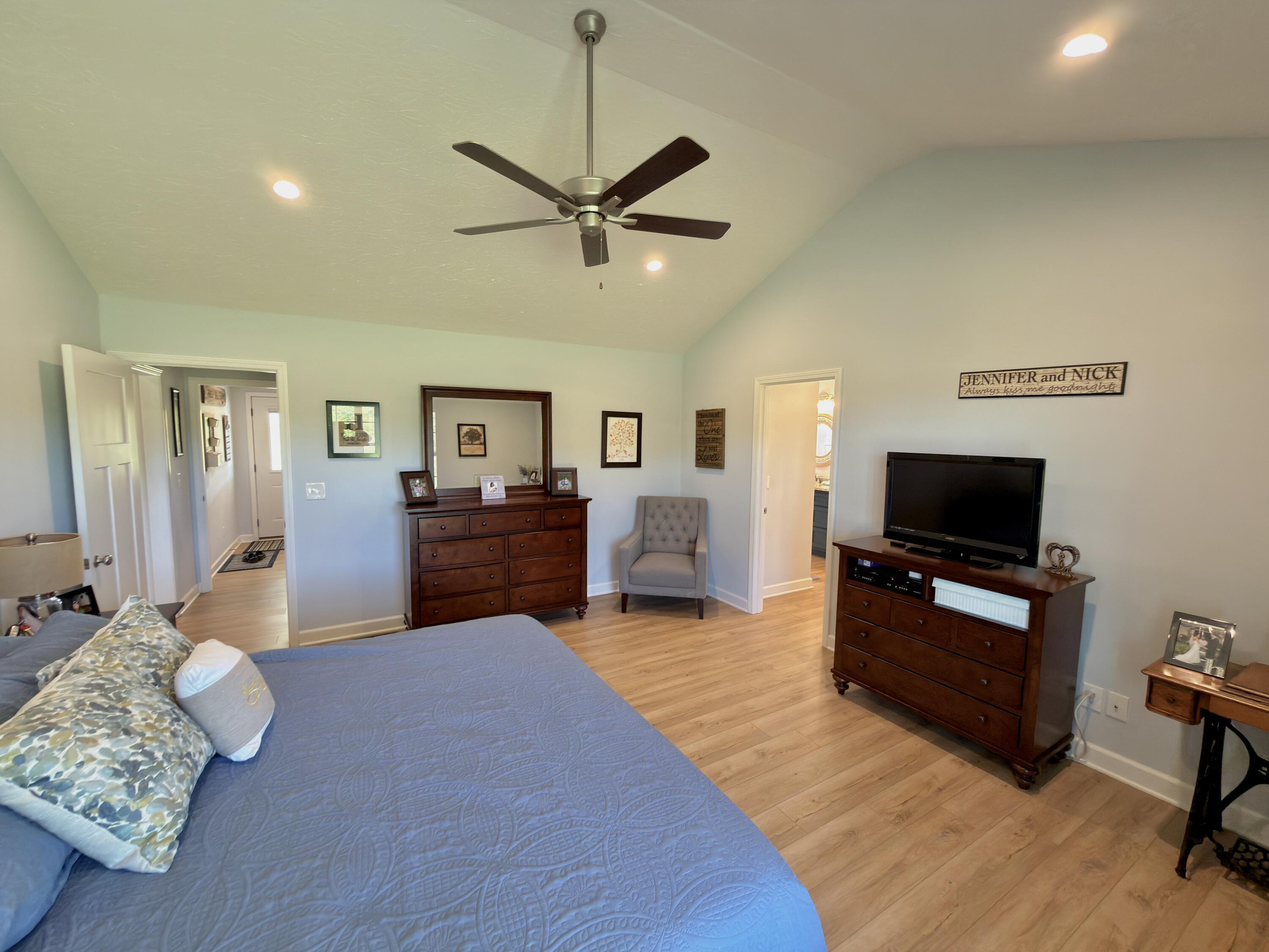 207 Collins Road Property Photo 31