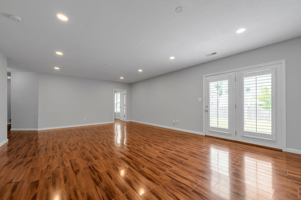 107 Clear Springs Drive Property Photo 23