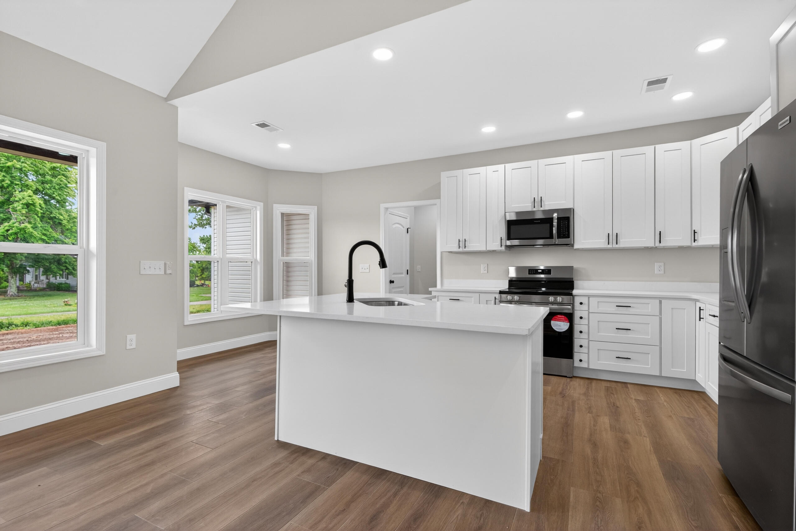 102 Stonegate Drive Property Photo 8