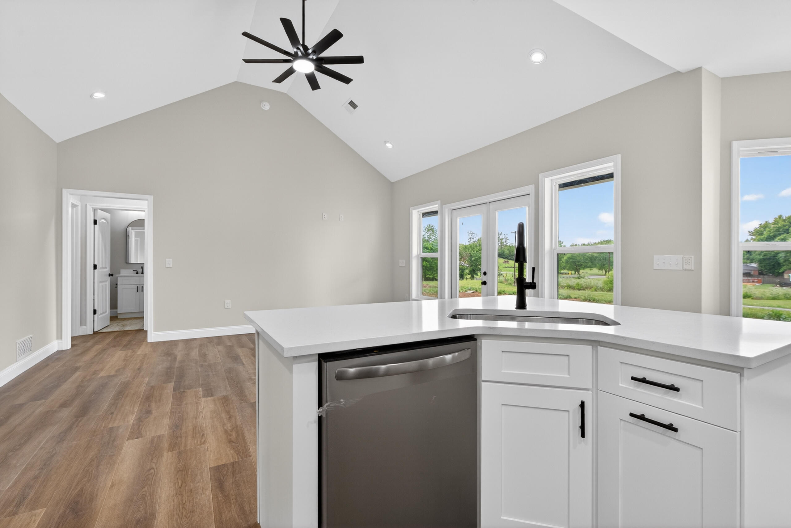 102 Stonegate Drive Property Photo 12