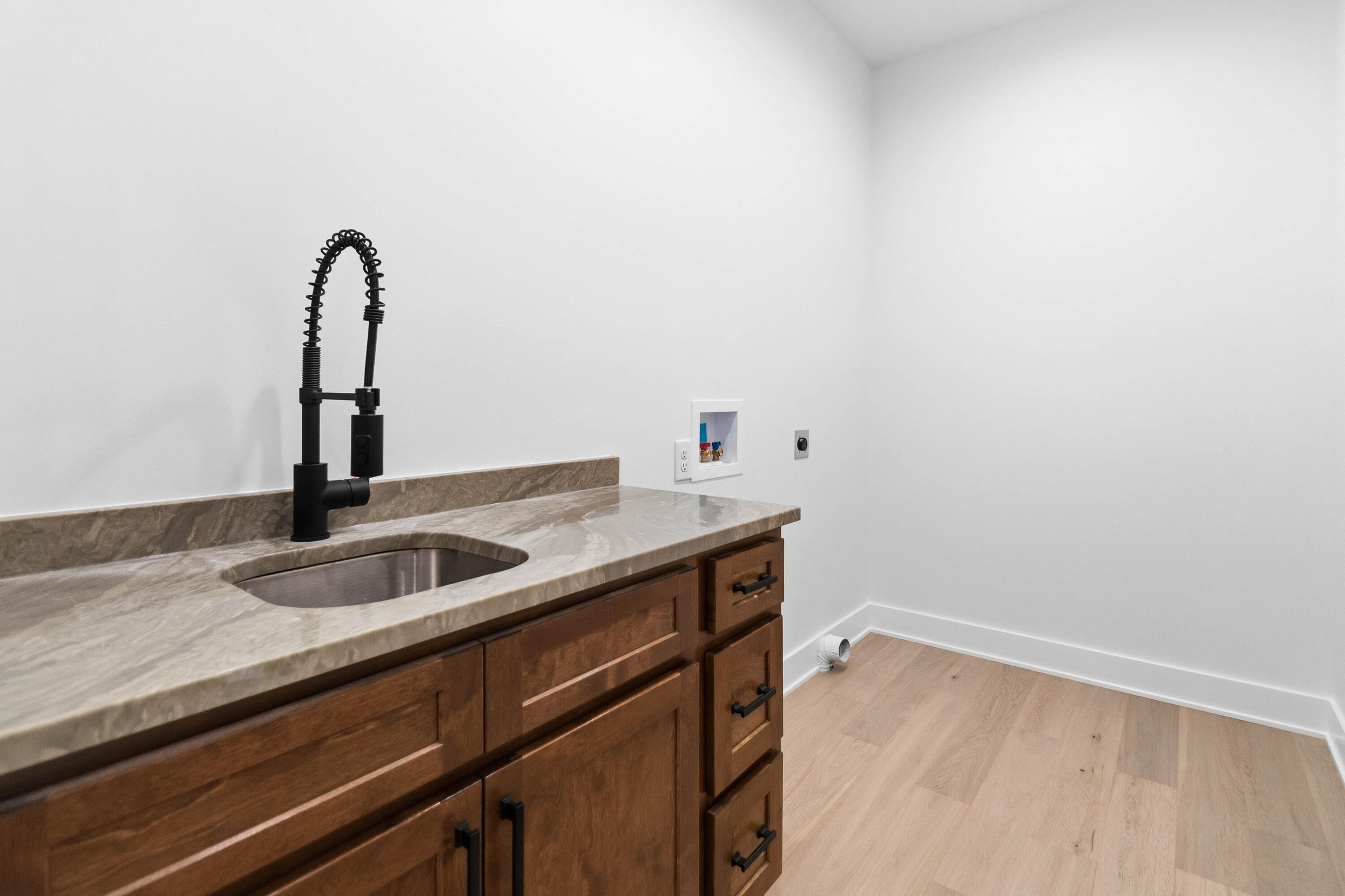 148 Knights Lane Property Photo 38