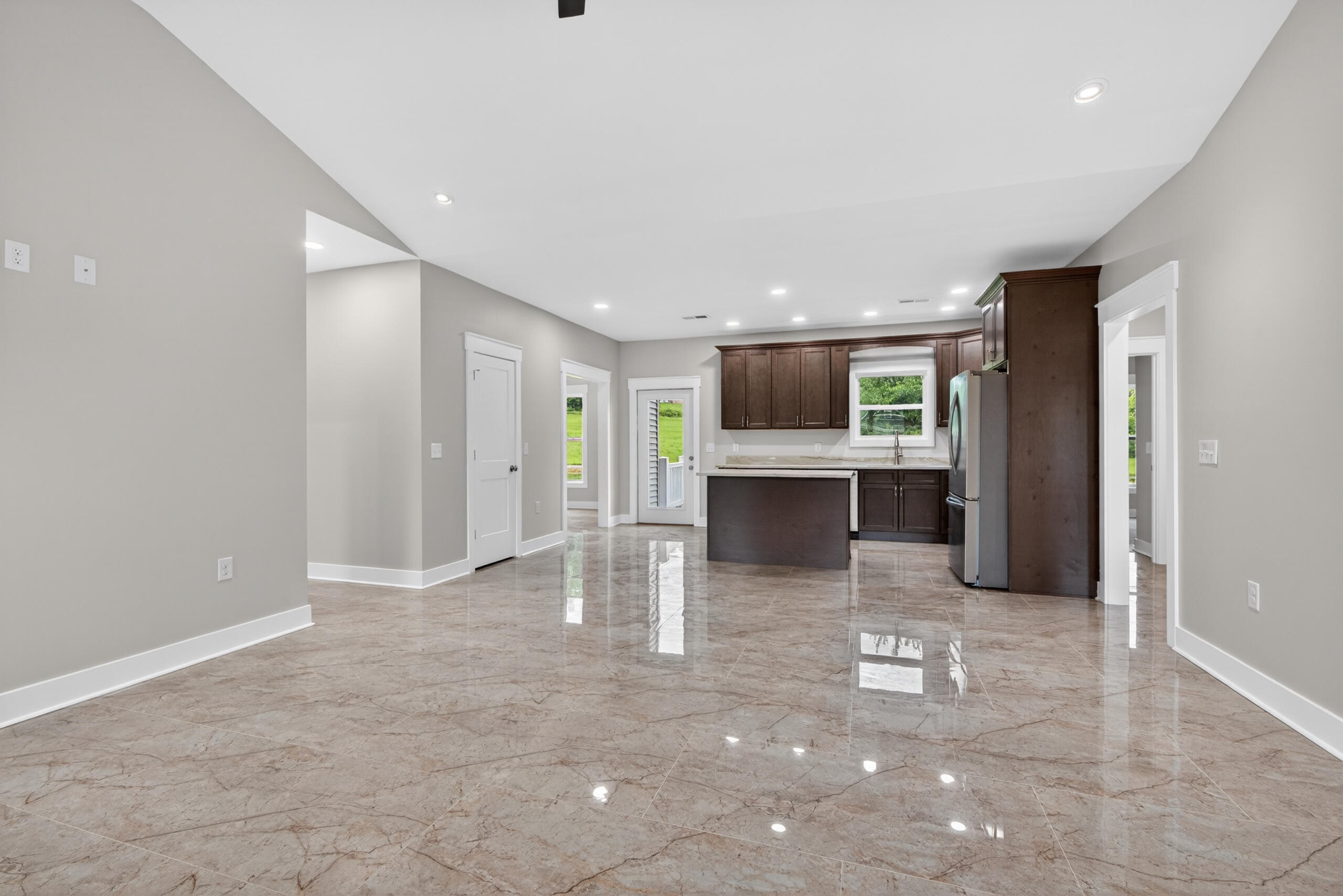 105 Stonegate Drive Property Photo 3