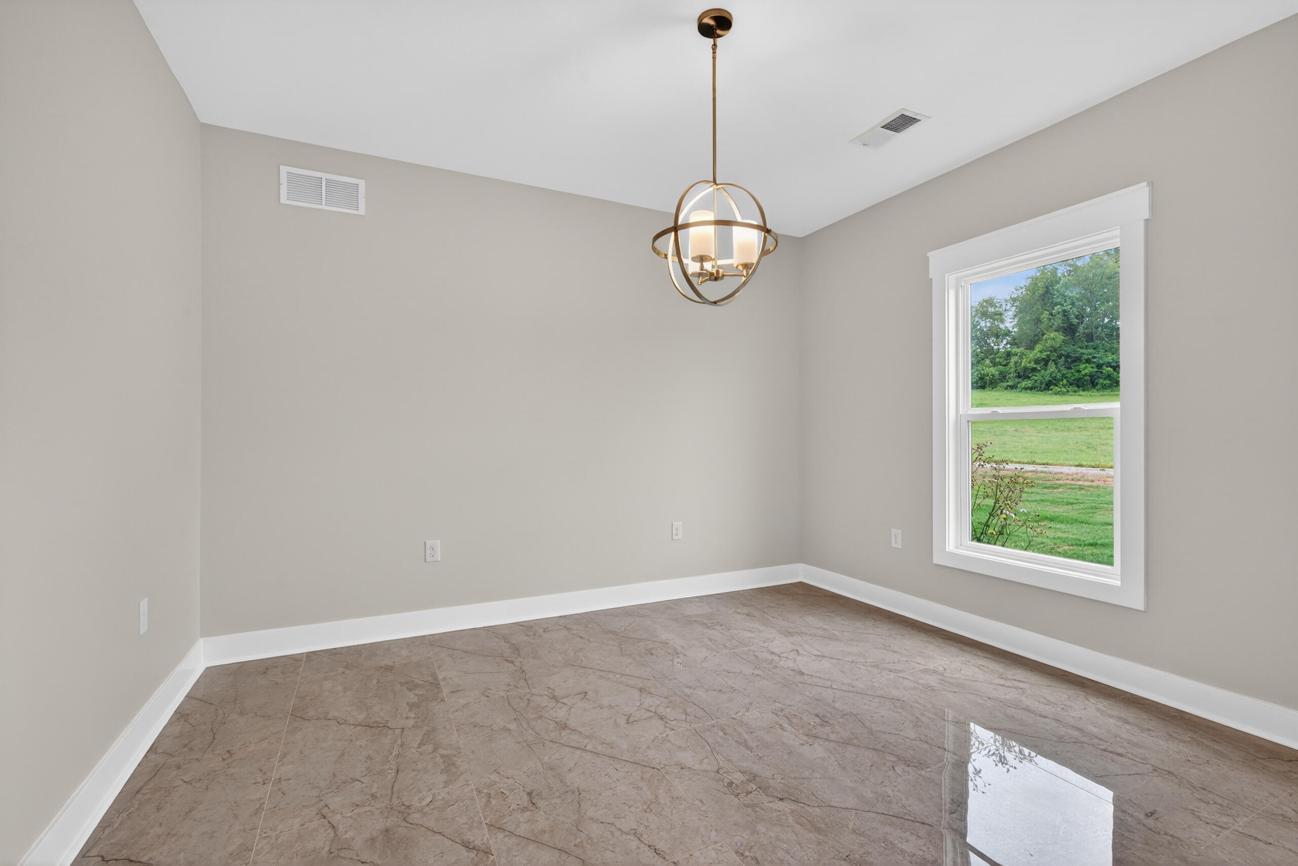 105 Stonegate Drive Property Photo 11
